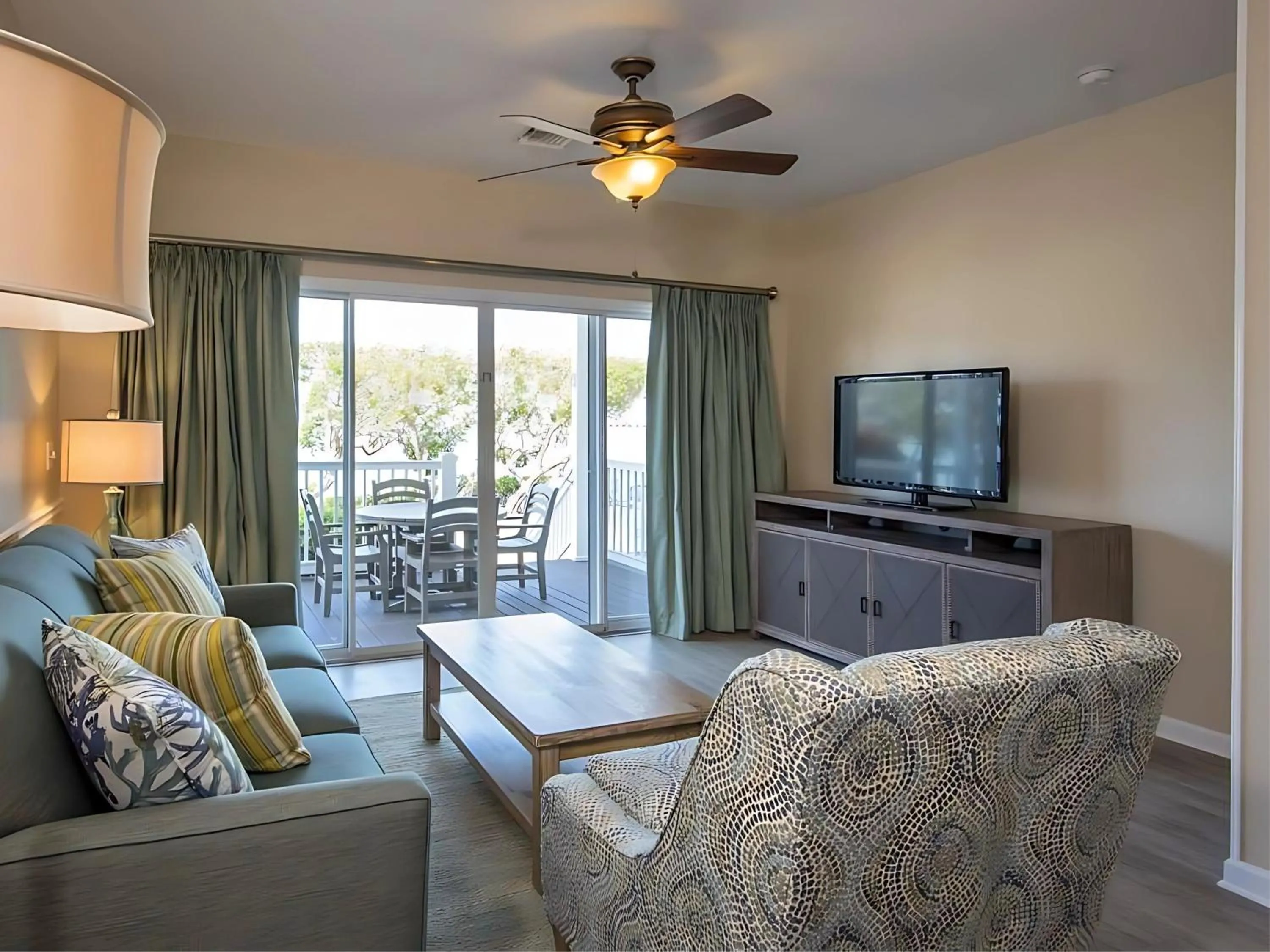 Communal lounge/ TV room in Villas at Hawks Cay Resort