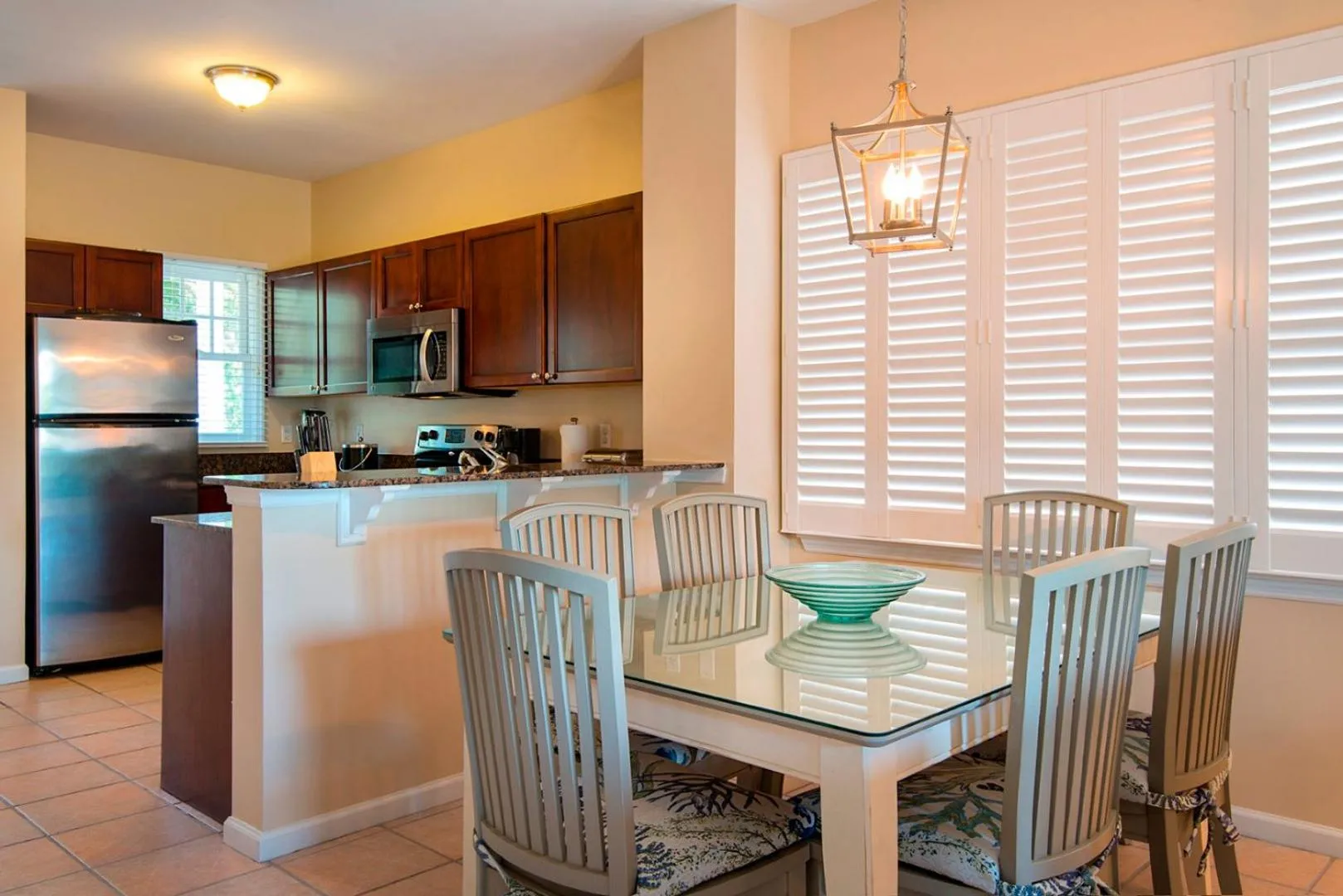 Dining area in Villas at Hawks Cay Resort