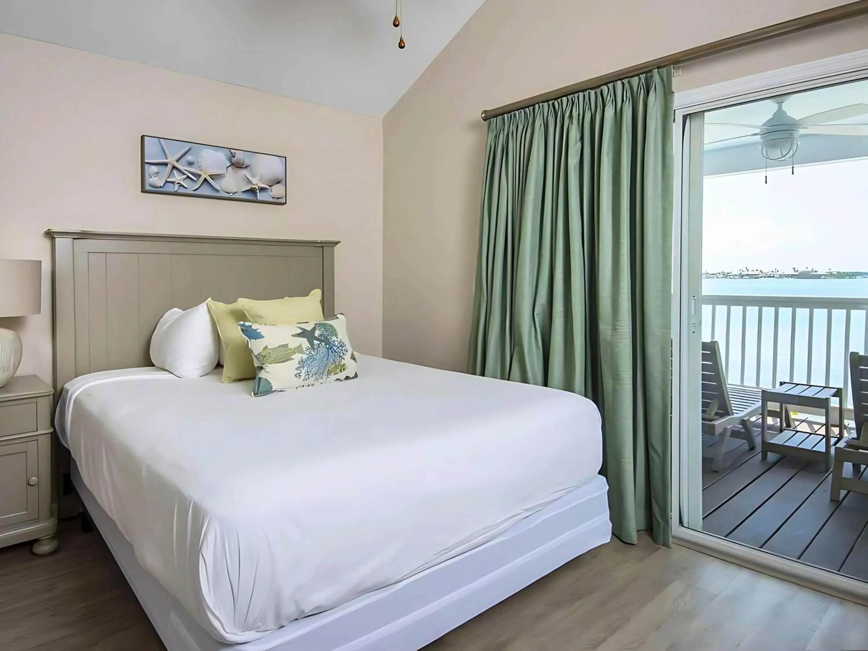 Bed in Villas at Hawks Cay Resort