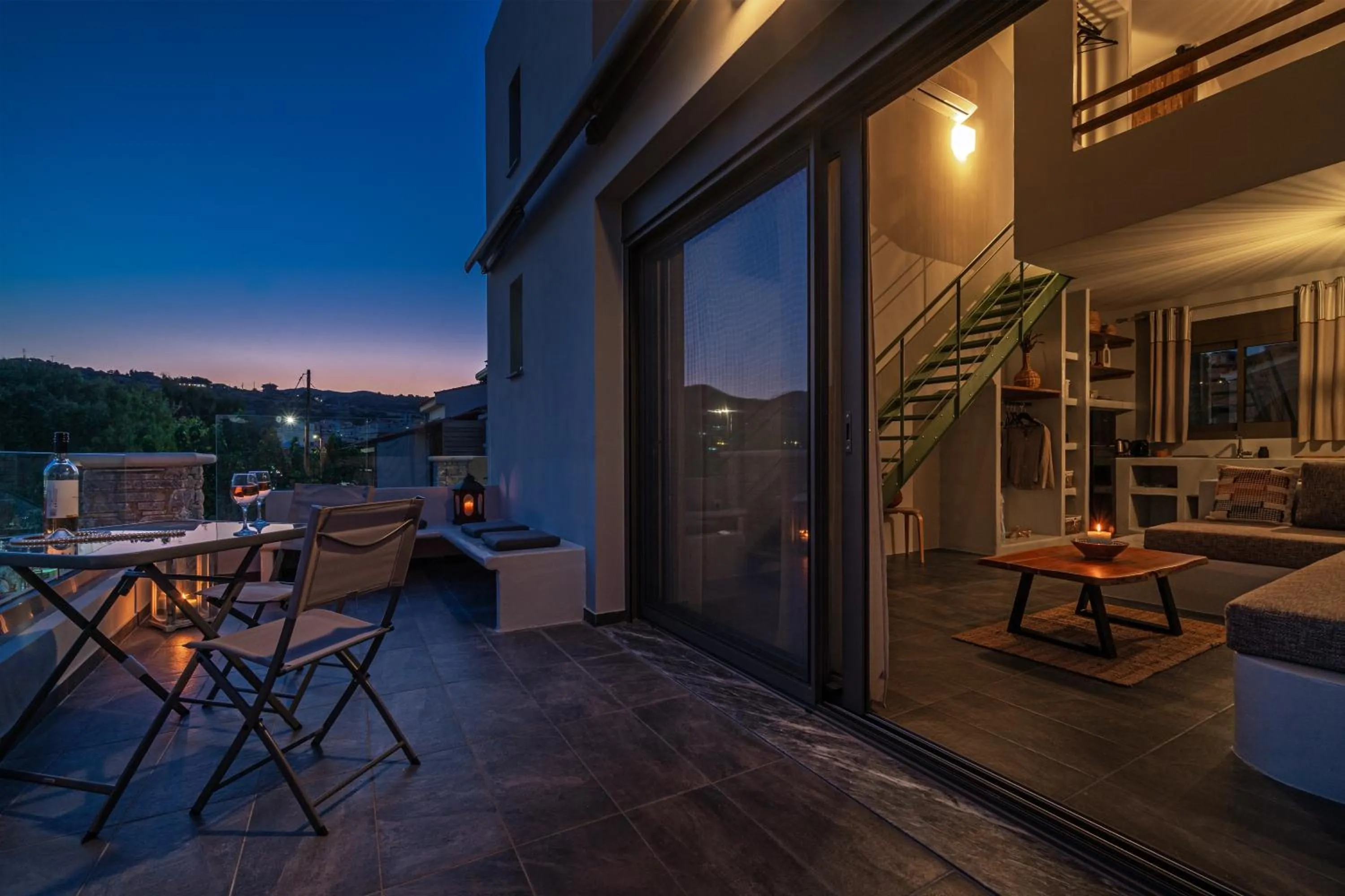 La Perla Suites