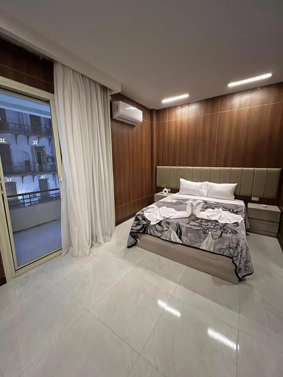 Bedroom, Bed in Royal Home Hotel