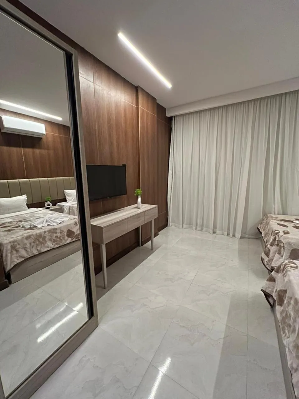 Bedroom, Bed in Royal Home Hotel