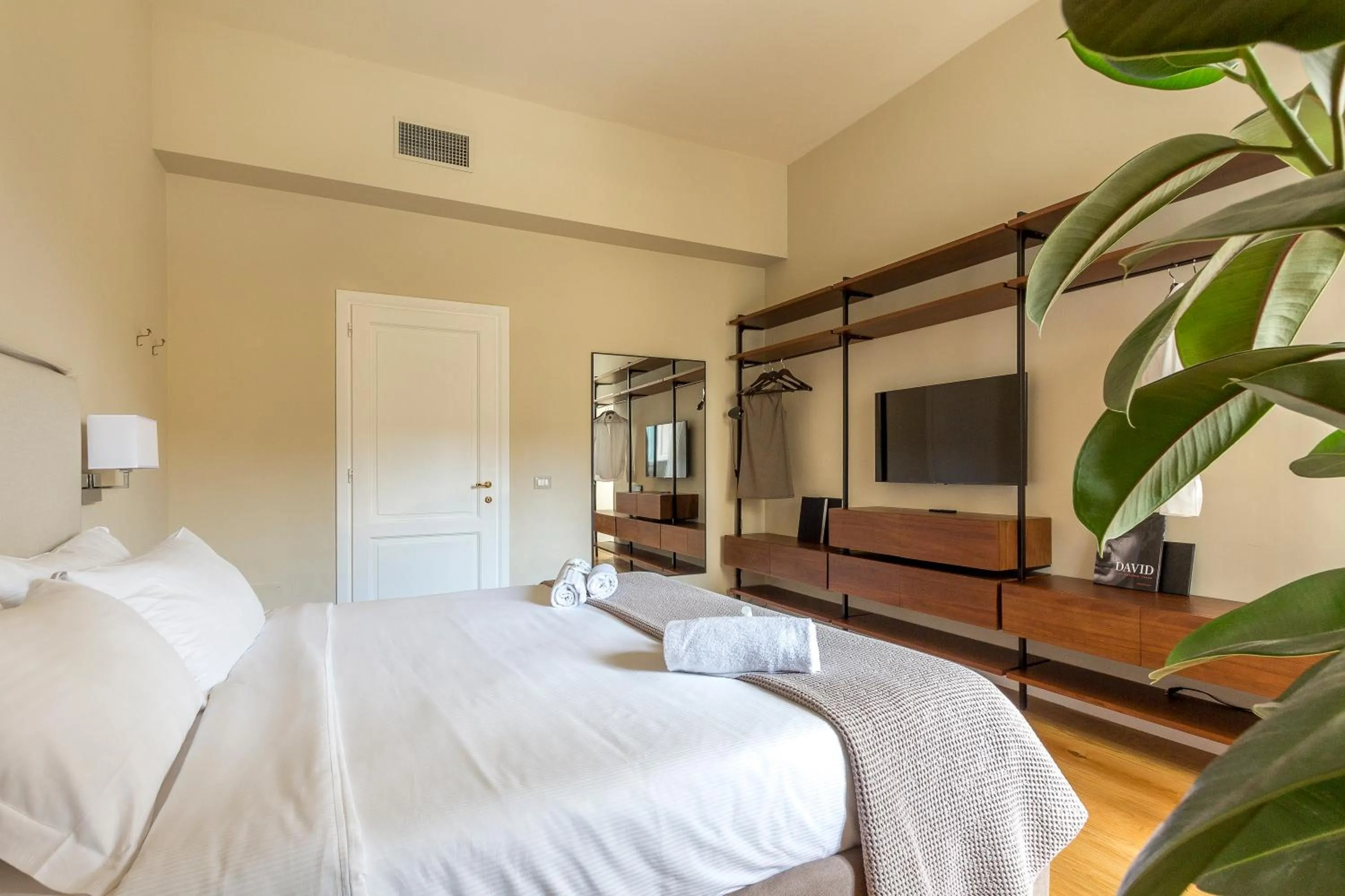 Lungarno marvelous apartment with private parking