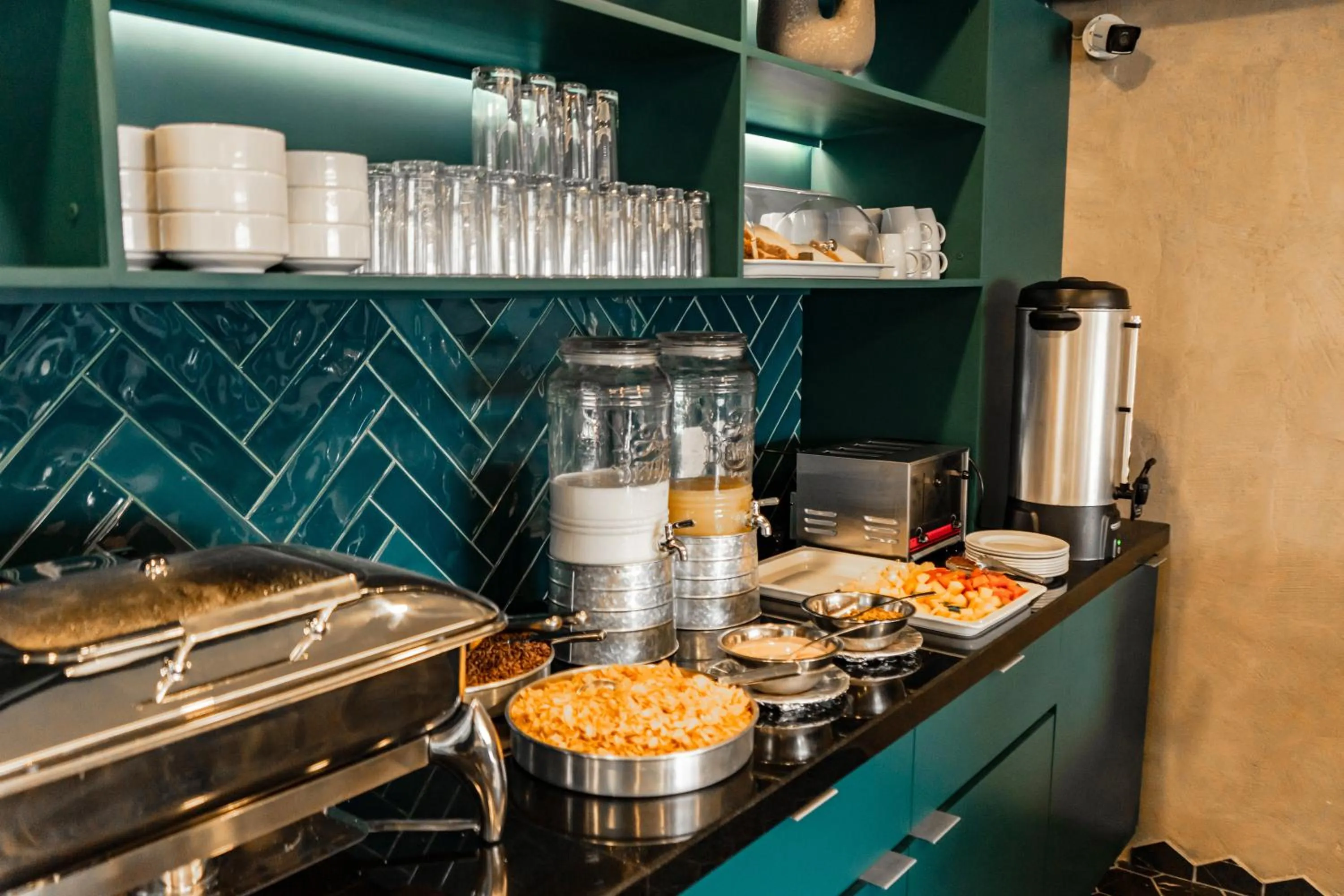 Breakfast, Food in Suites Futura Plaza del Sol Guadalajara