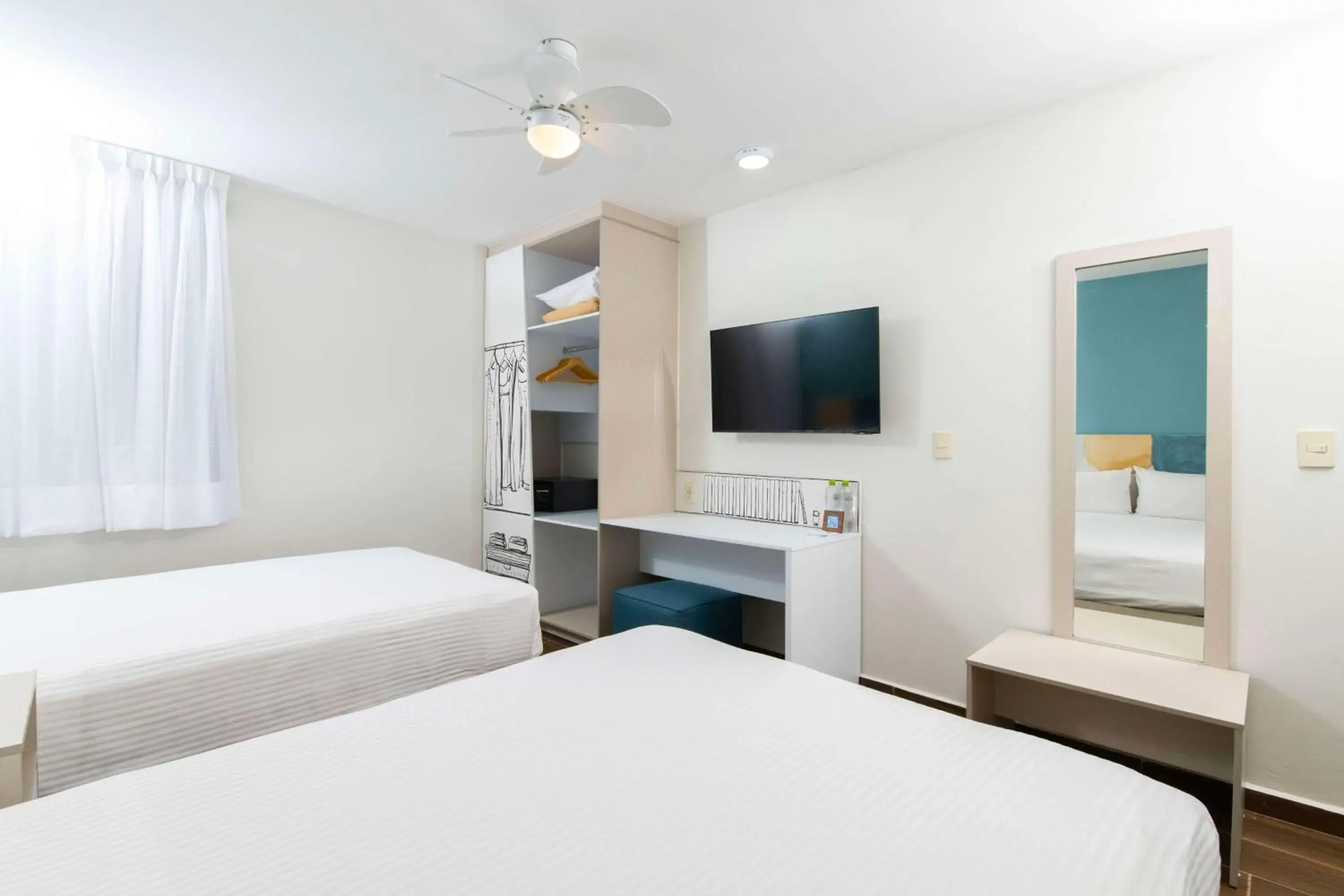 Bedroom, Bed in Vista Express Guadalajara Expo SureStay Collection by BW Bedroom, Bed in Vista Express Guadalajara Expo SureStay Collection by BW