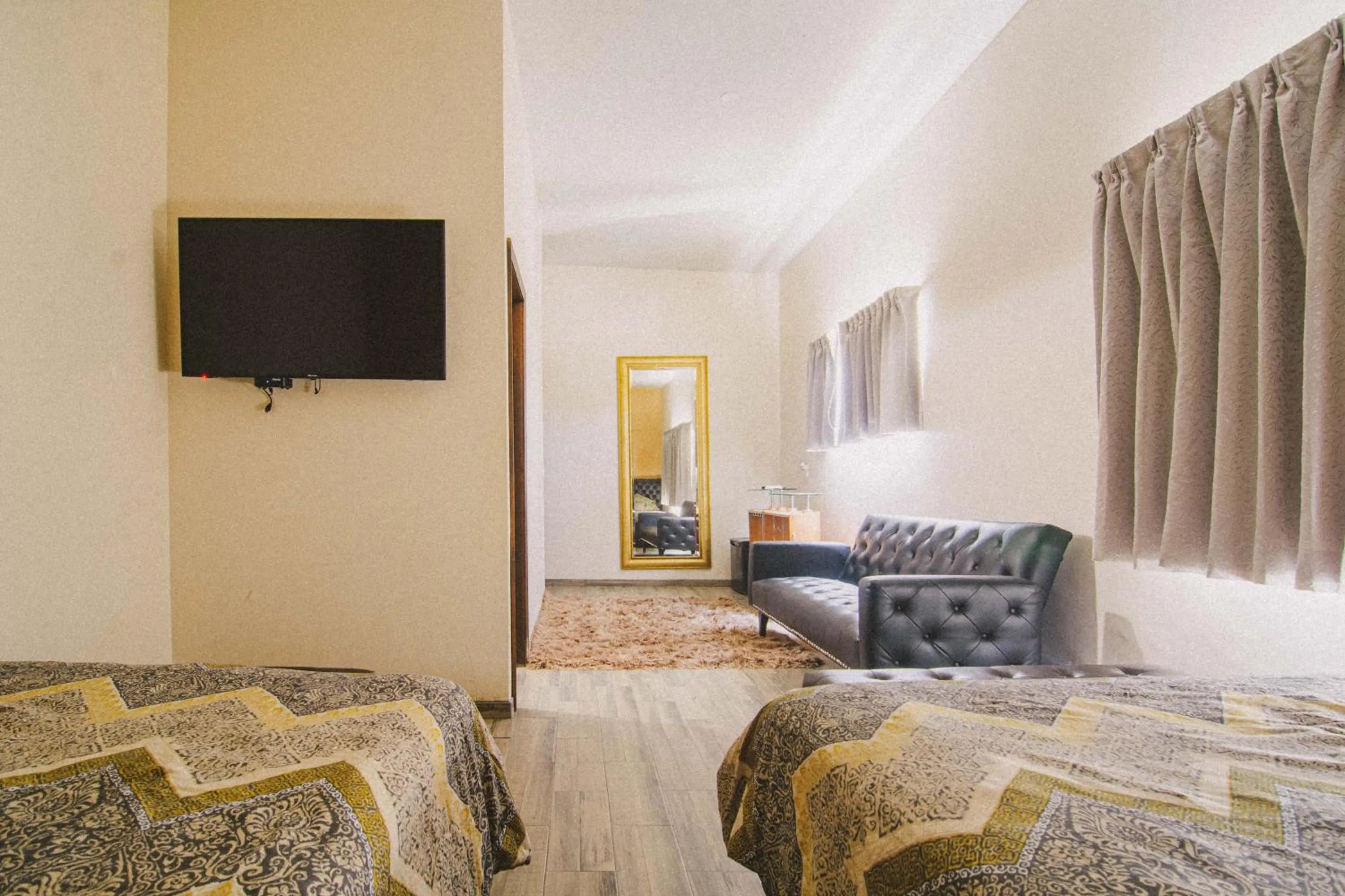 Twin Room with Private Bathroom in Quinta San Carlos Ensenada