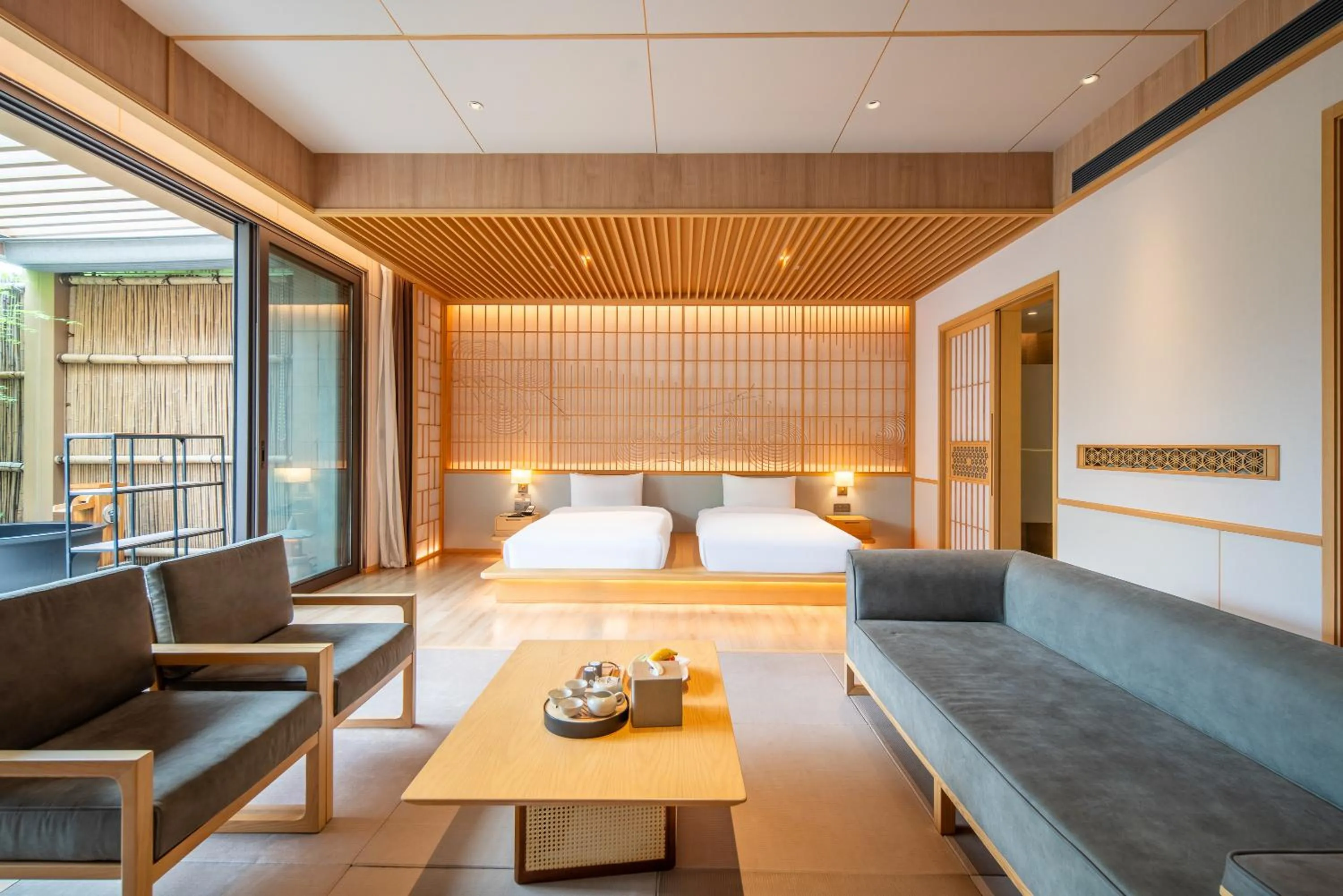 Bed in Hyakumangoku Onsen Hotel