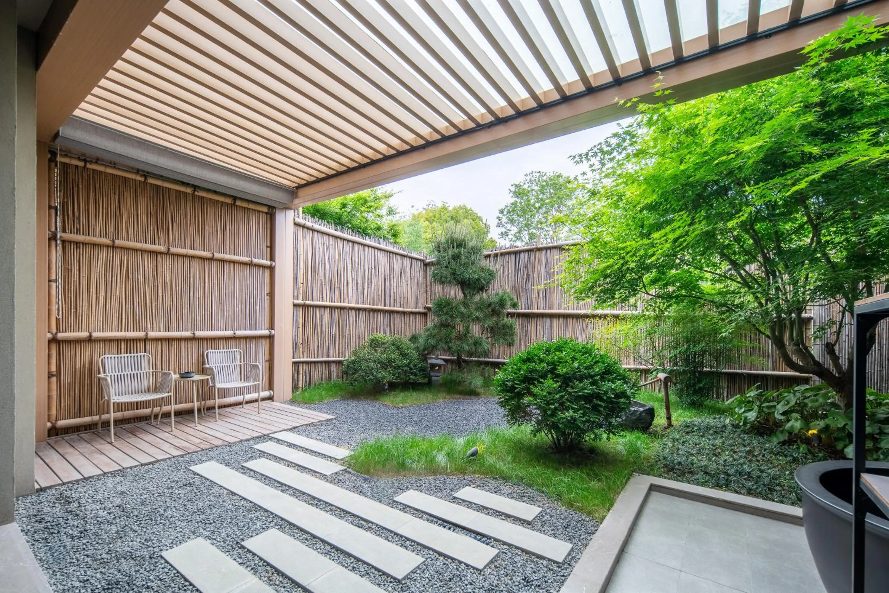 Hyakumangoku Onsen Hotel