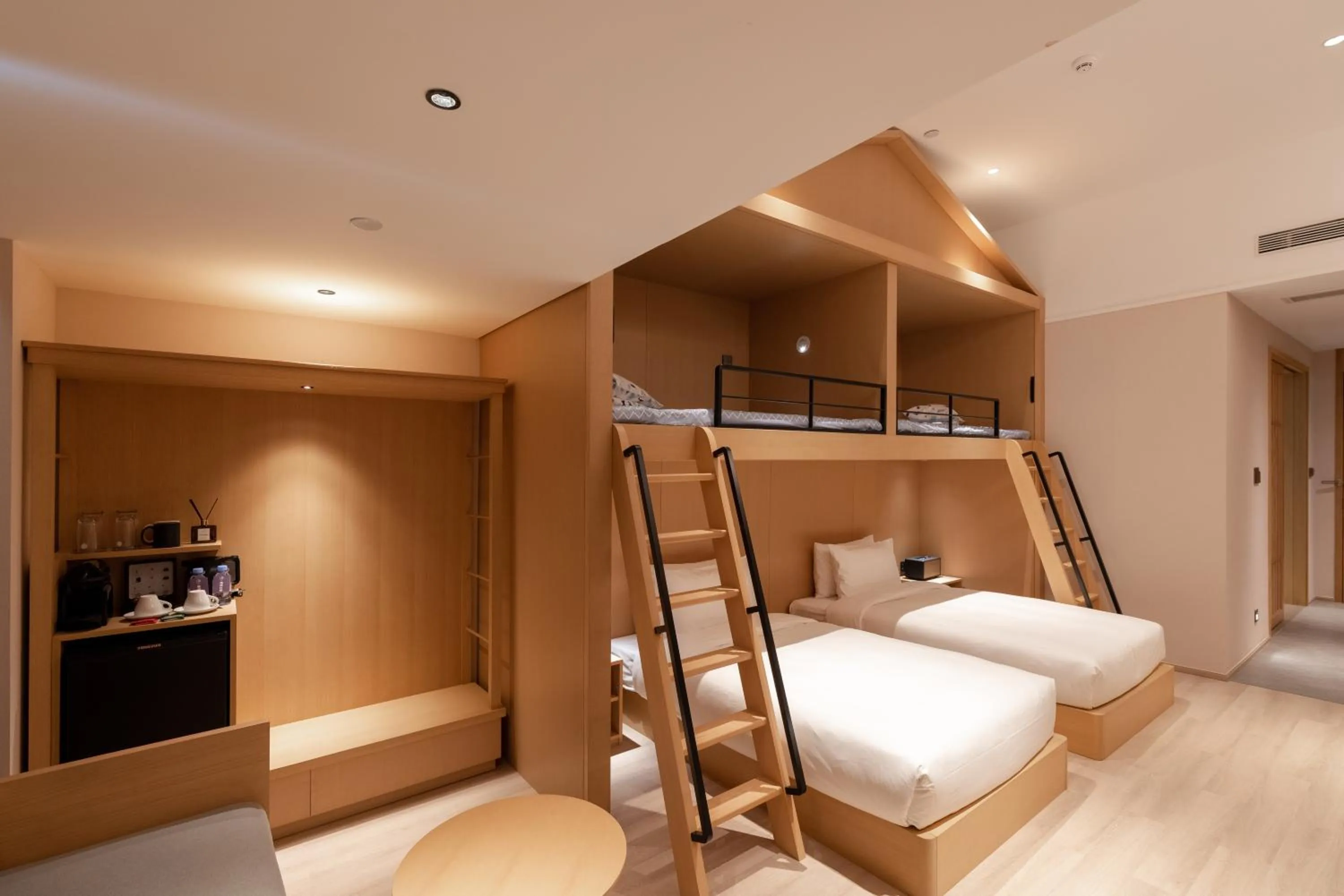 Bed in Hyakumangoku Onsen Hotel