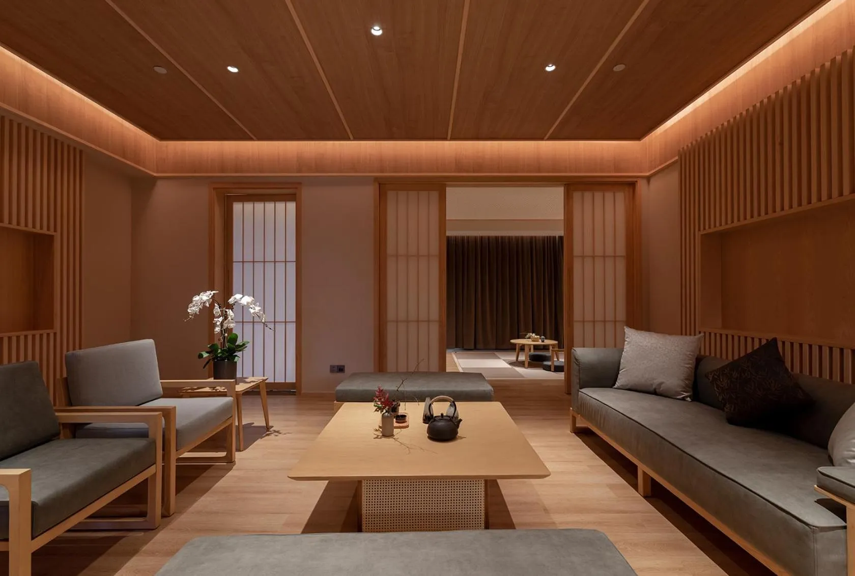 Hyakumangoku Onsen Hotel