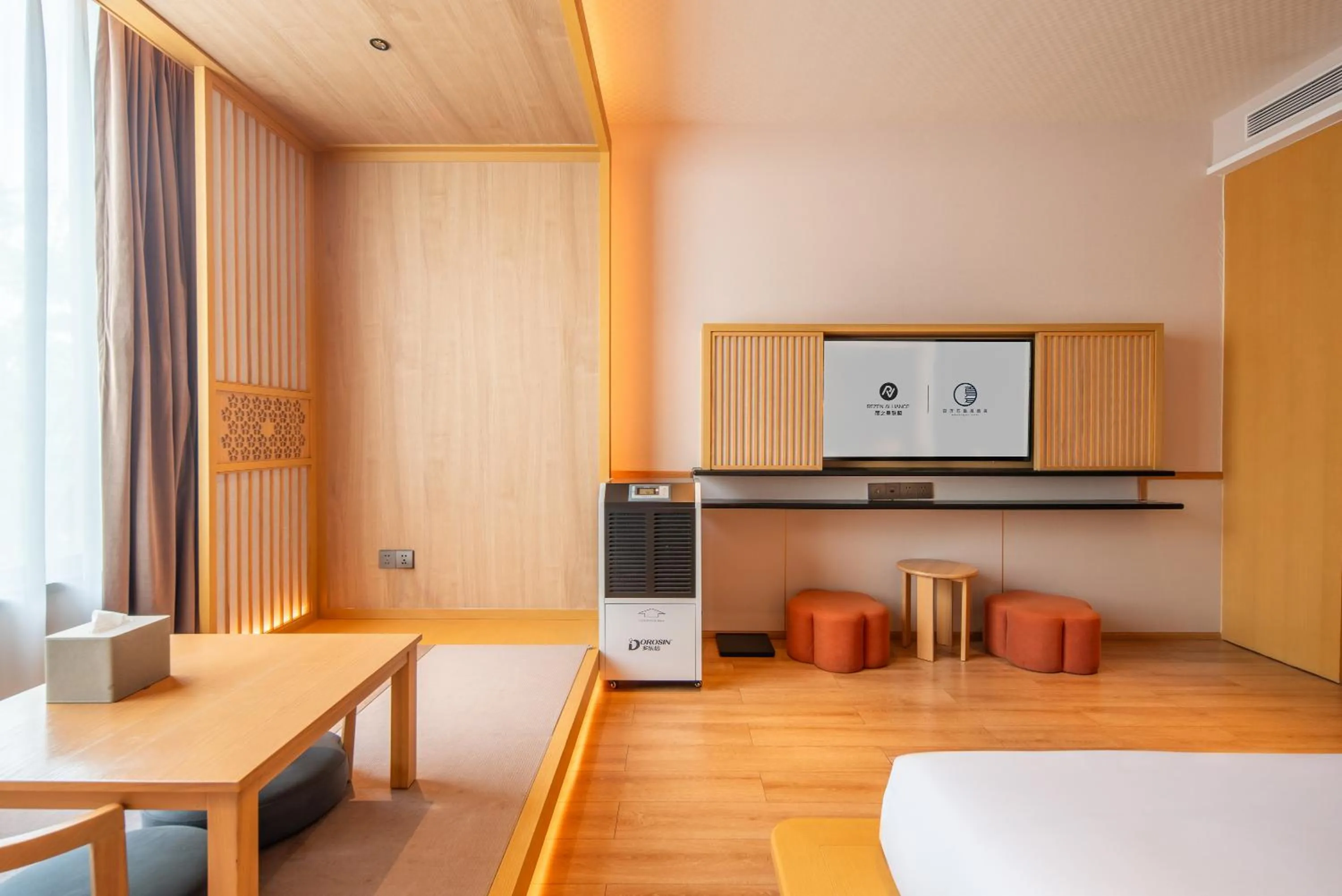 Bed in Hyakumangoku Onsen Hotel