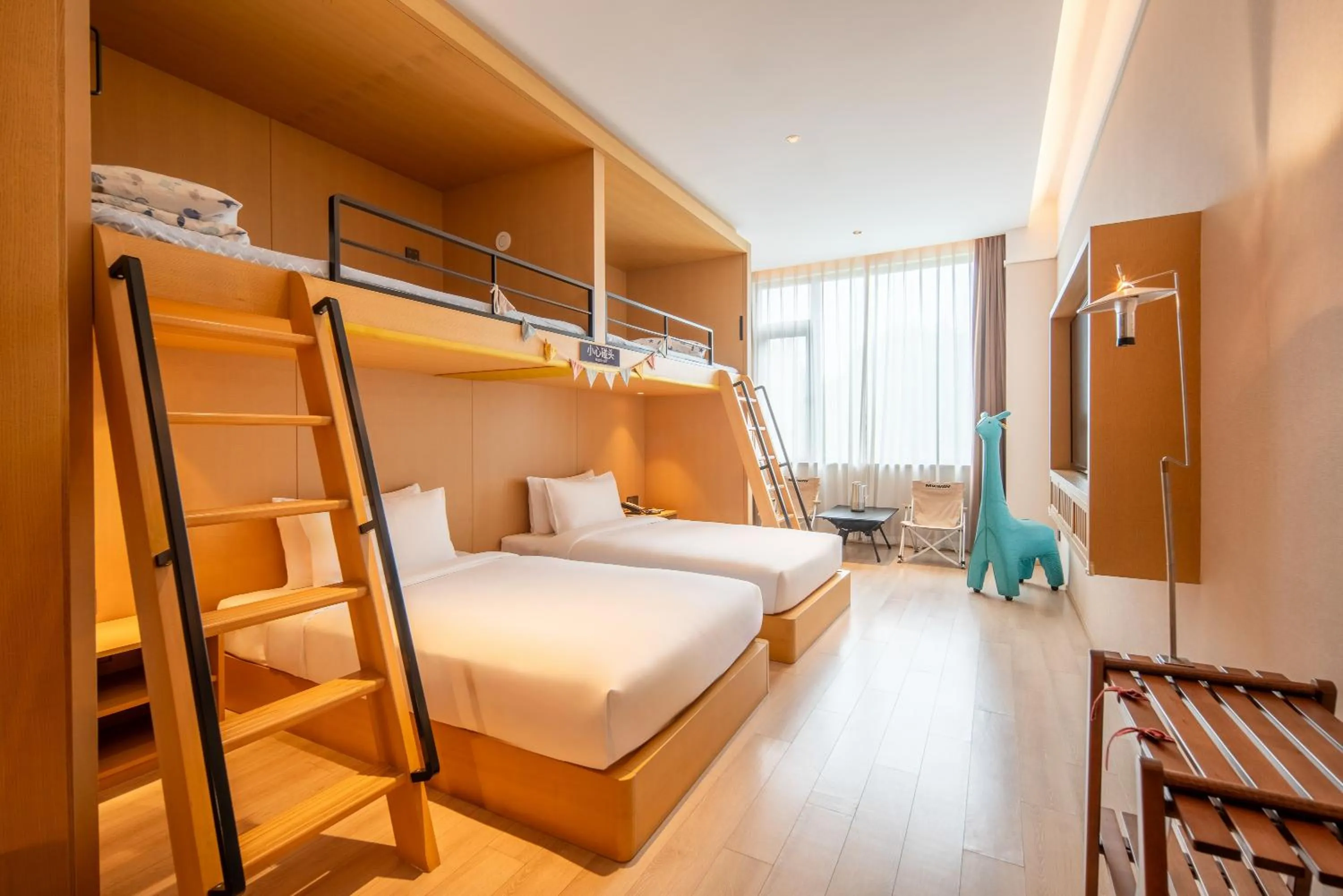 Bed in Hyakumangoku Onsen Hotel