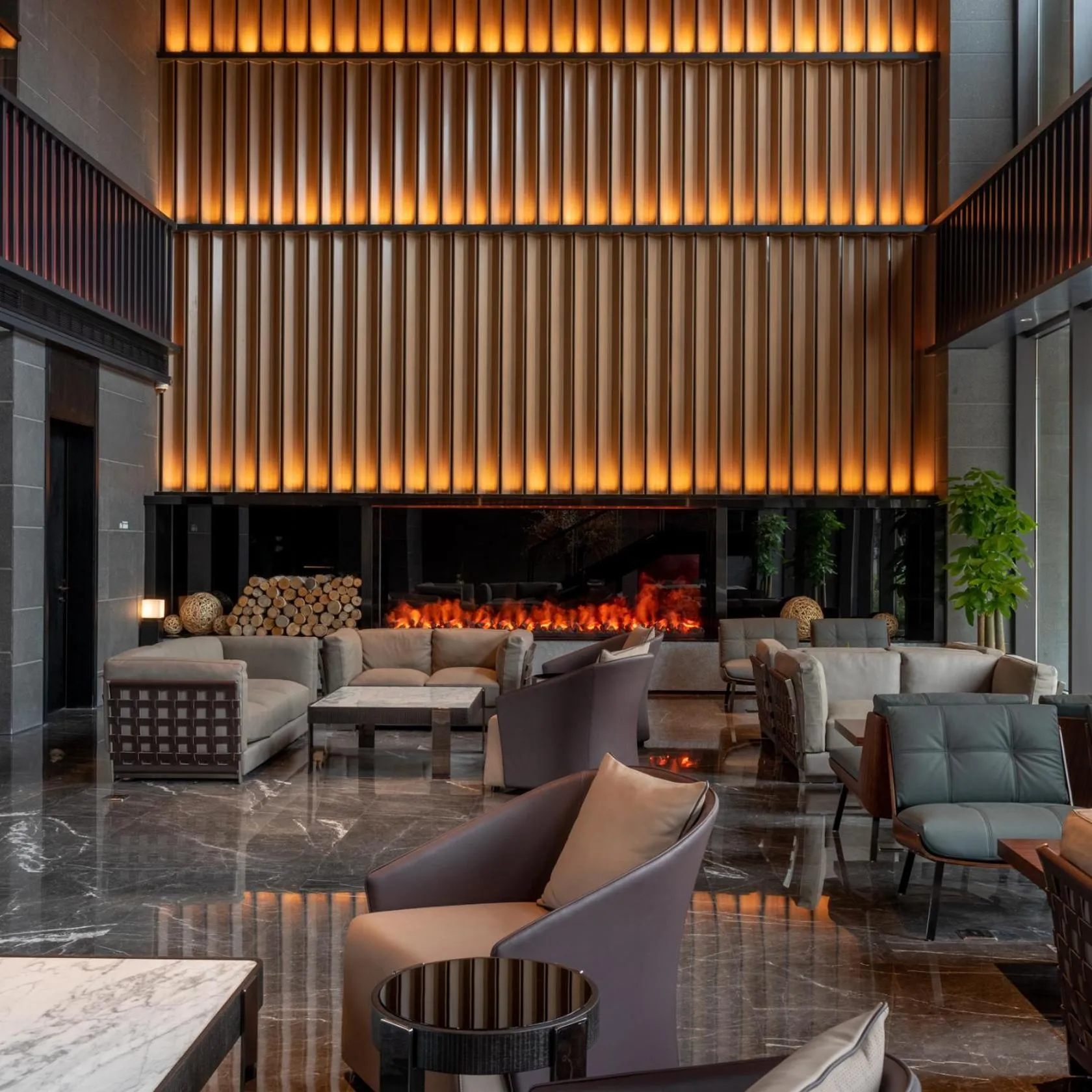 Hyakumangoku Onsen Hotel