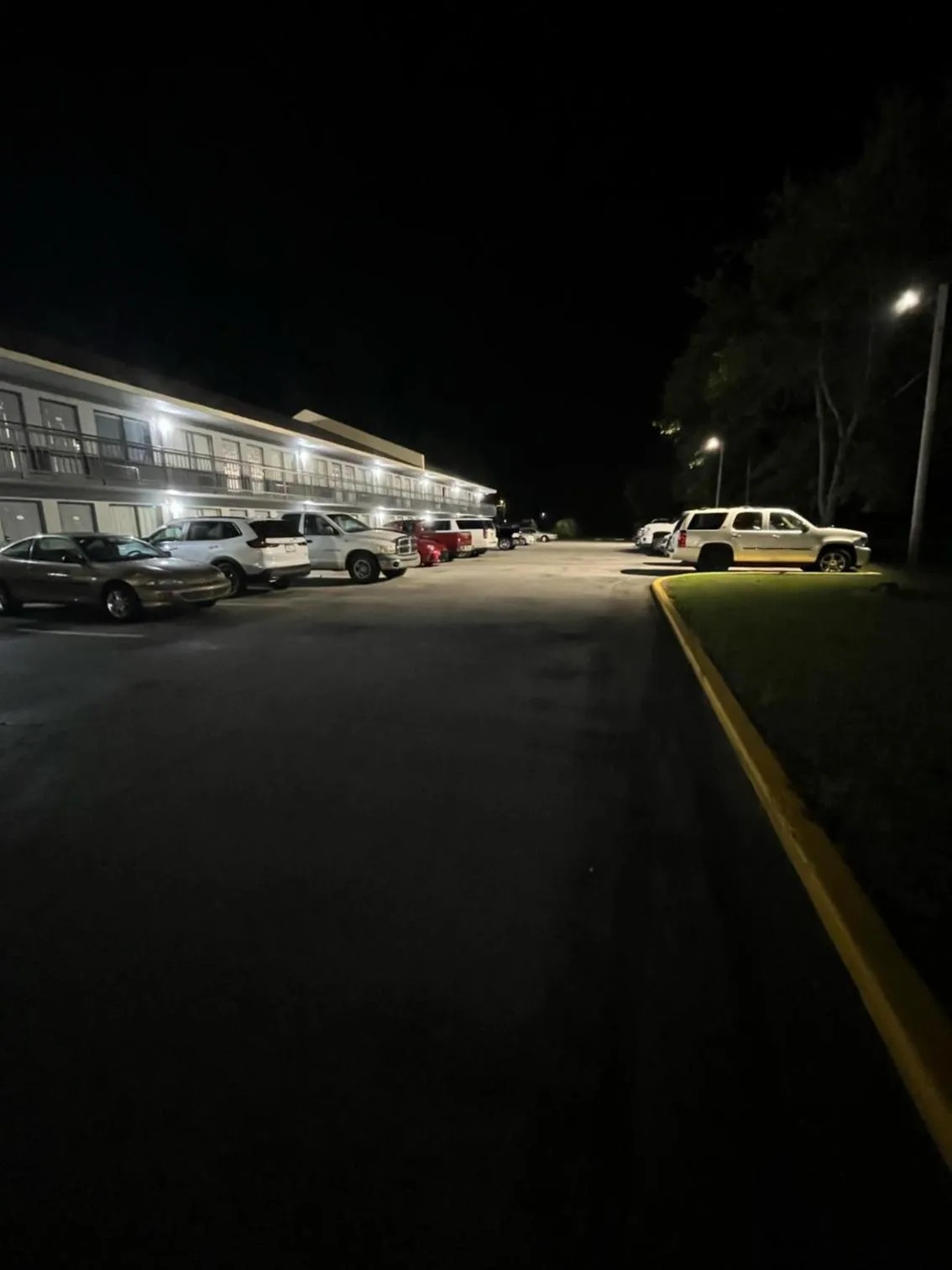 Parking in Hallmarc Inn