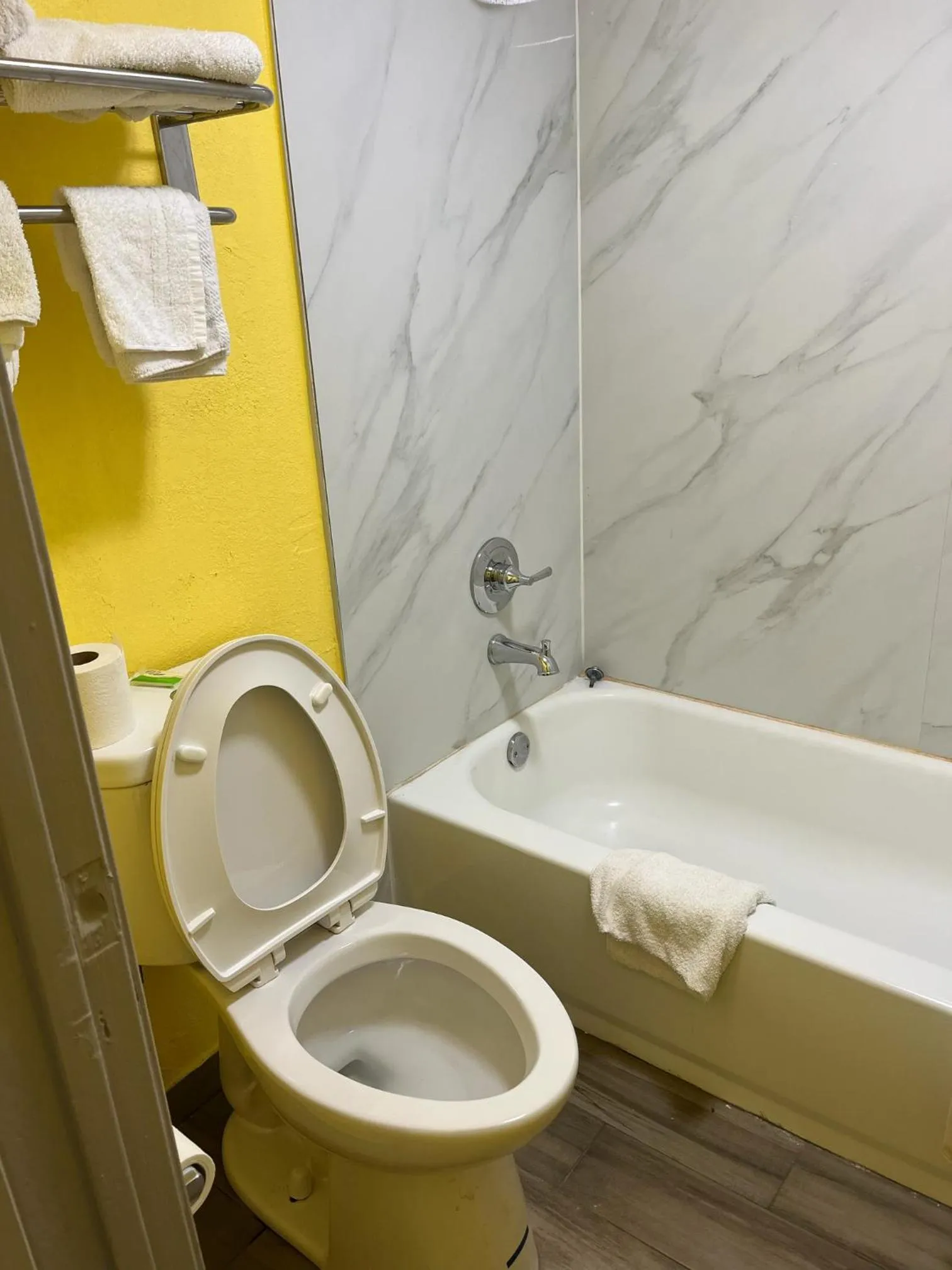 Bathroom in Hallmarc Inn