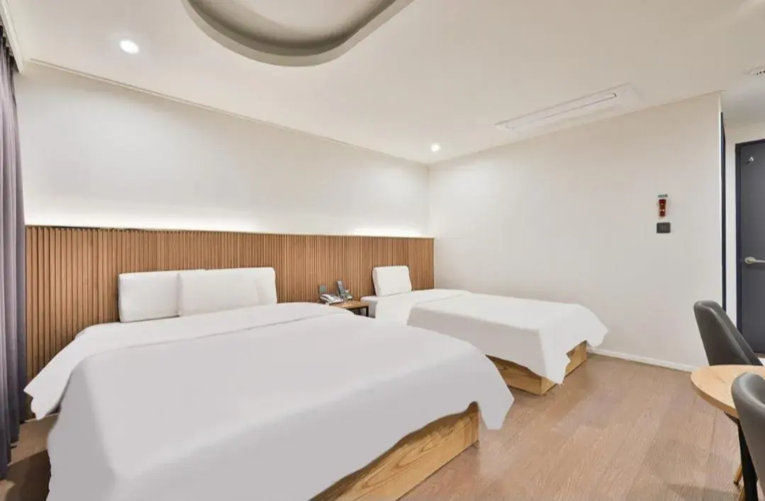 Bed in Beyond Hotel Bed in Beyond Hotel