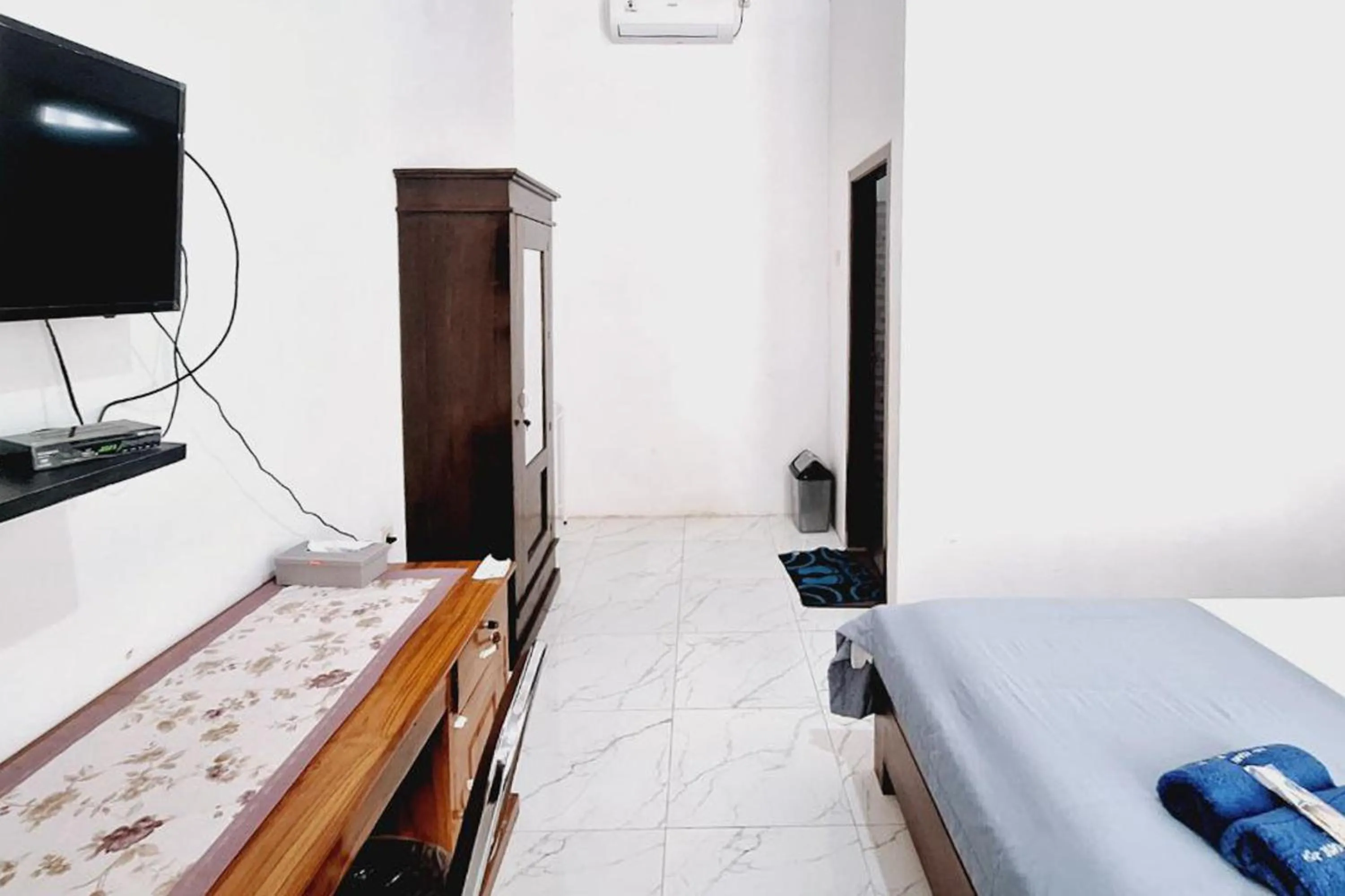 Bedroom, Bed in Ayani Guest House RedPartner