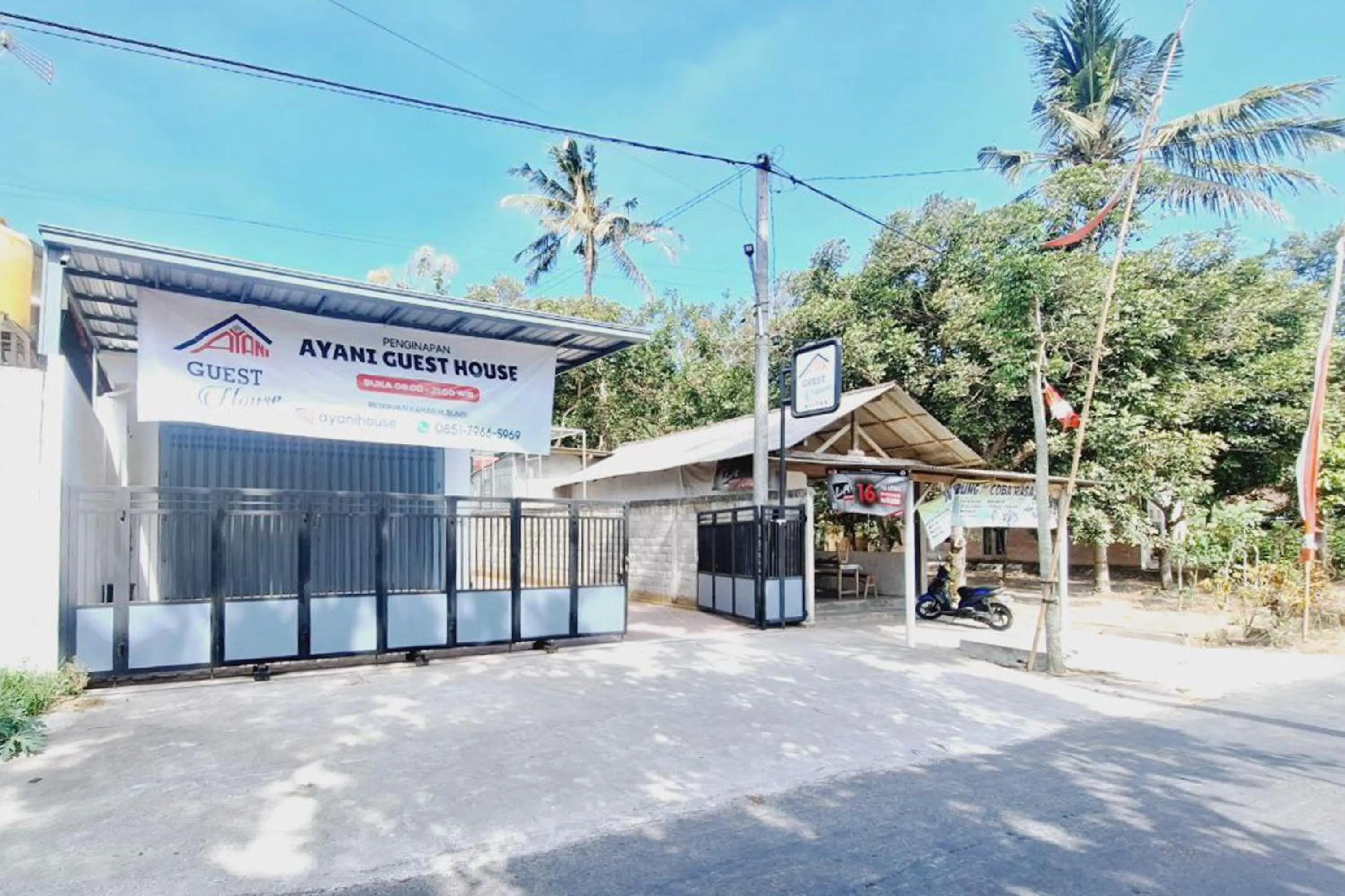 Facade/entrance in Ayani Guest House RedPartner