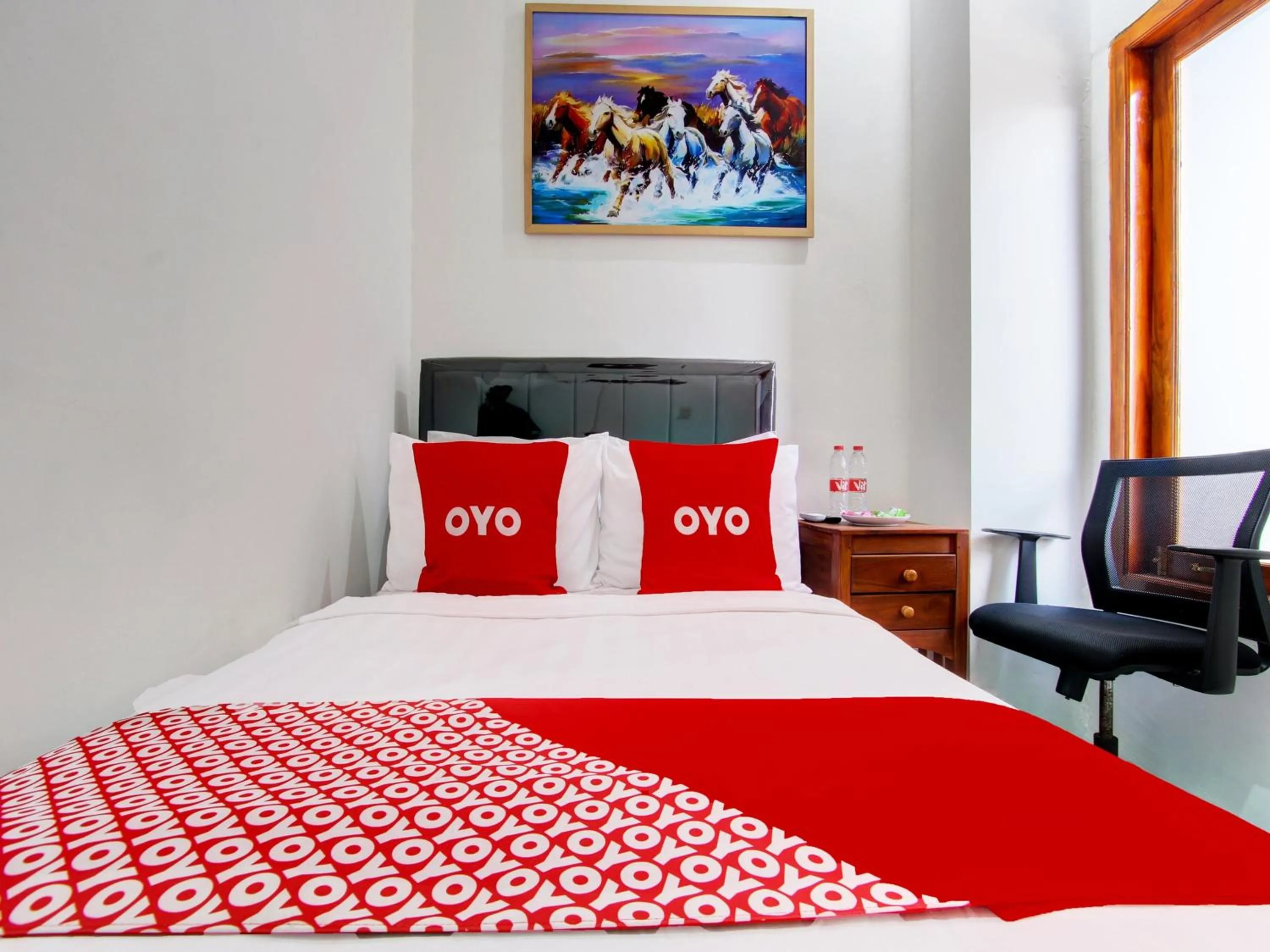 Bedroom in OYO 93188 Soren Hotel And Coffee