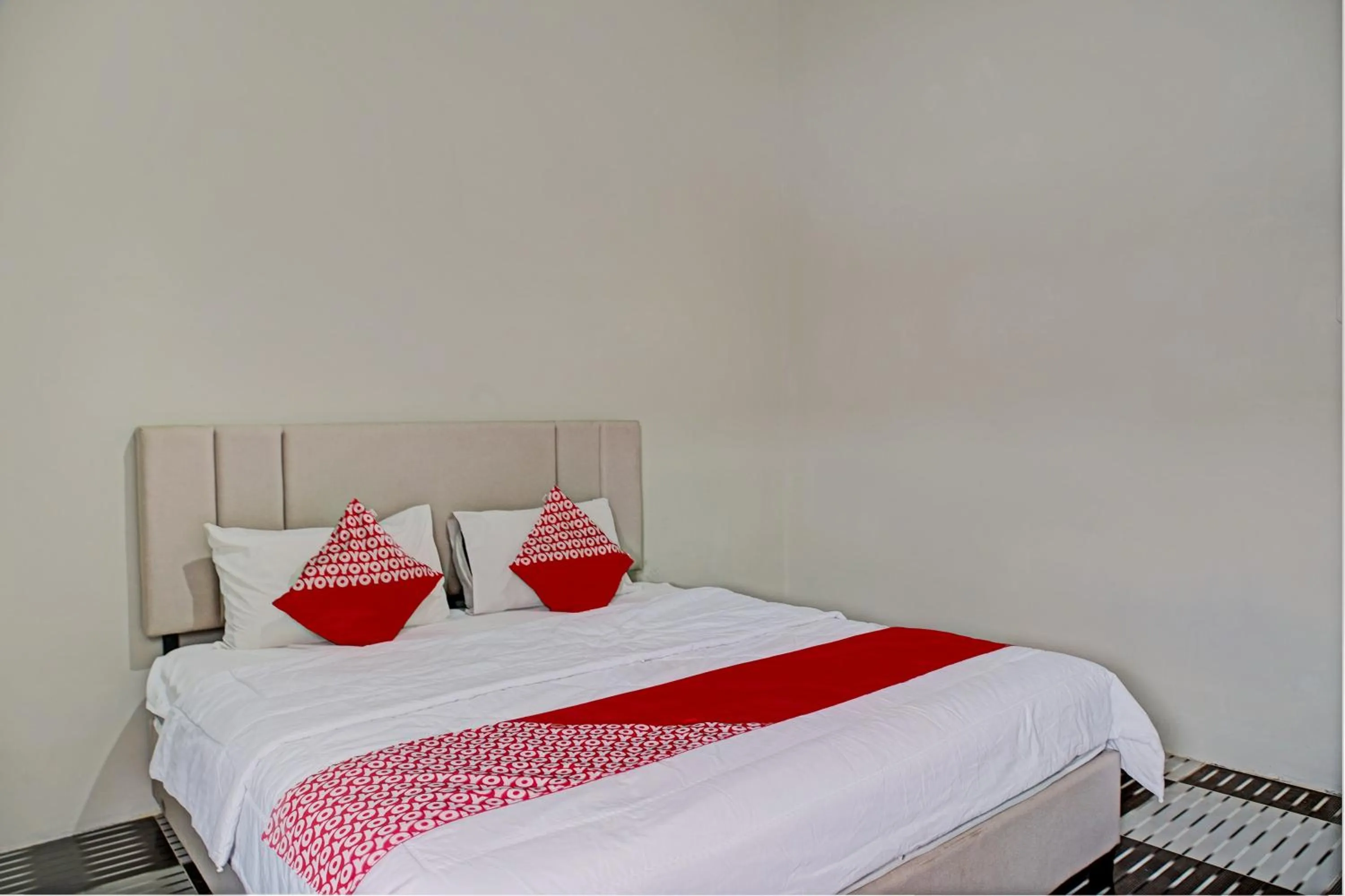 Bedroom, Bed in Hotel O Sartika Gh Syariah