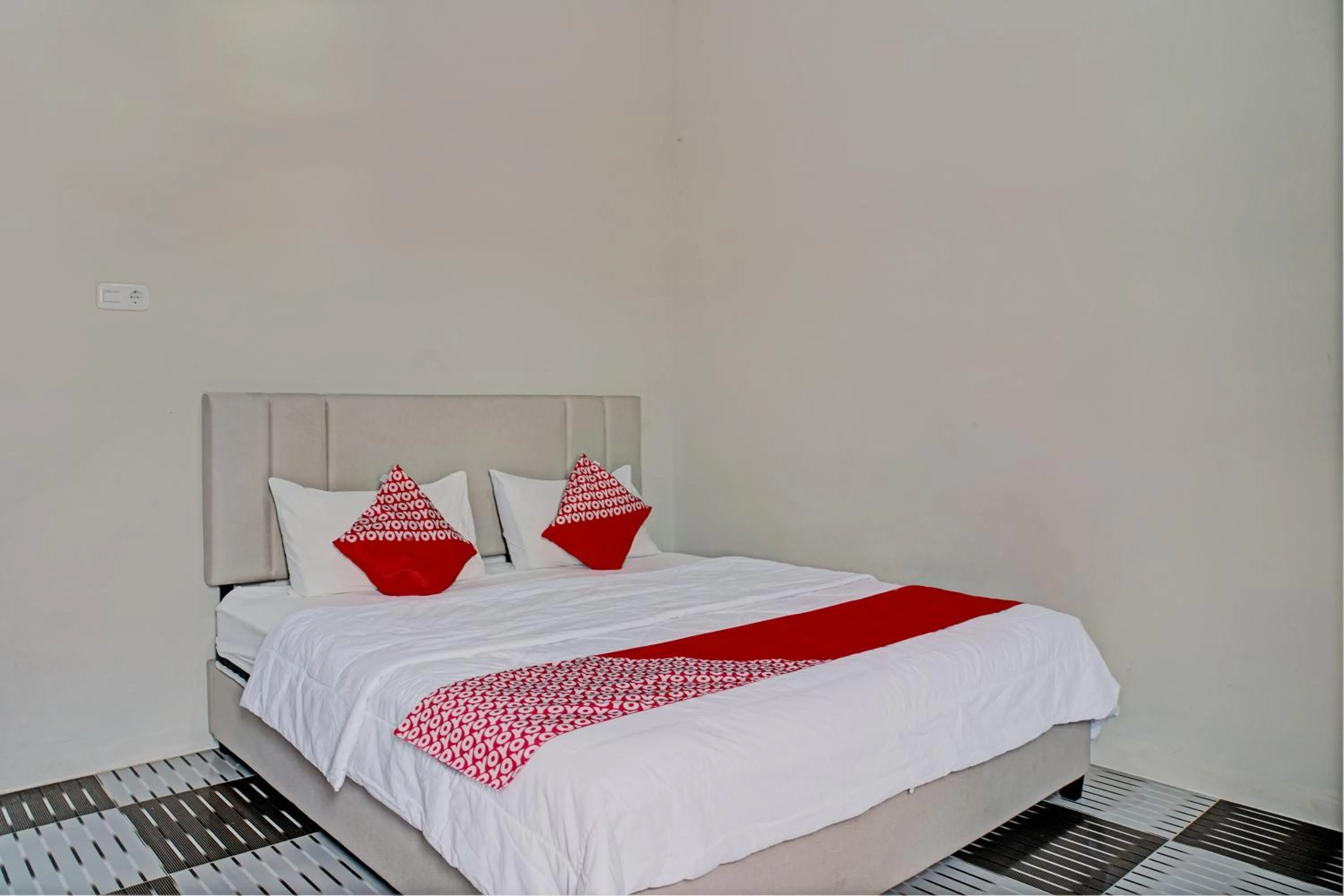 Bedroom, Bed in Hotel O Sartika Gh Syariah