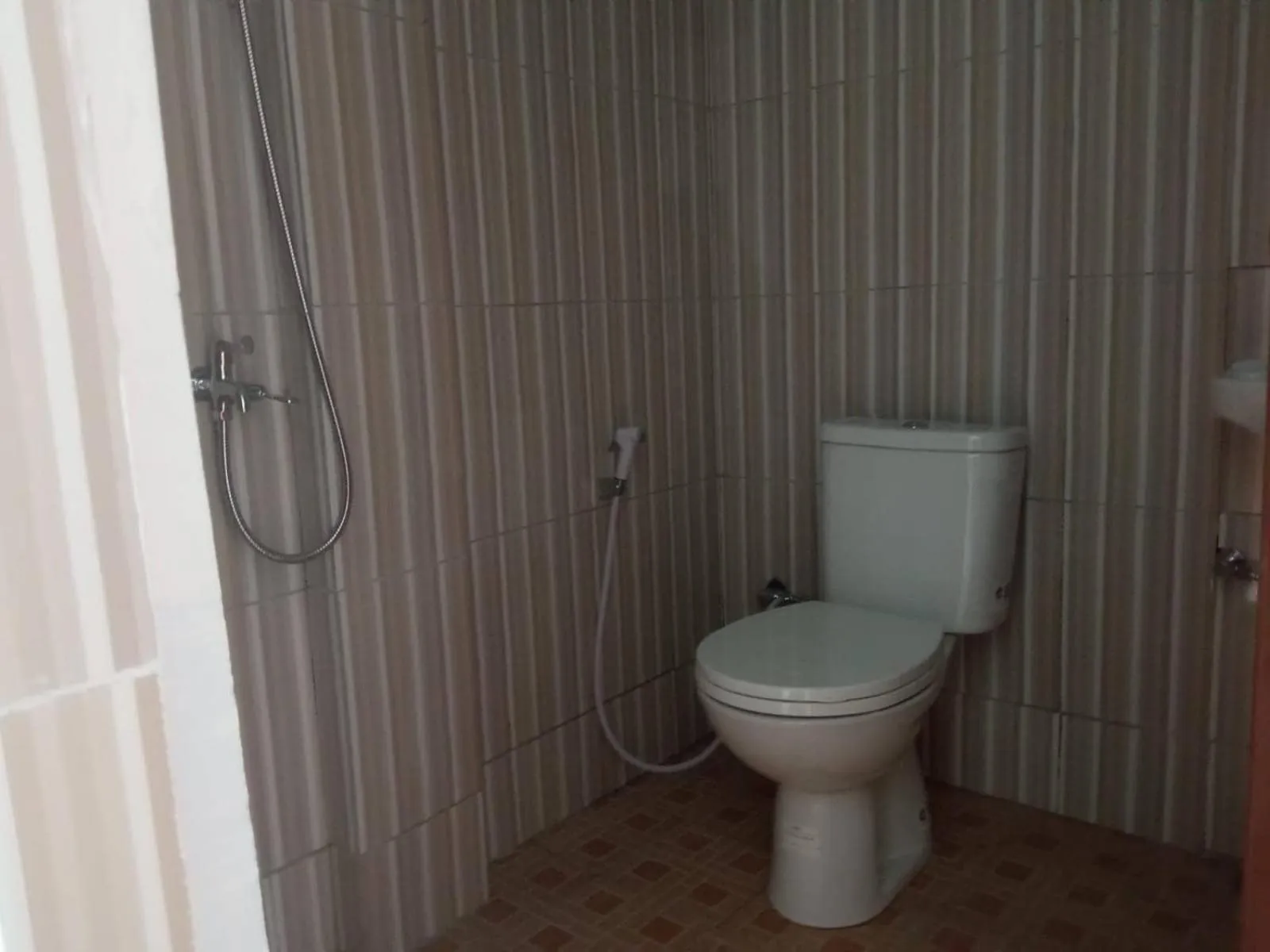 Bathroom in Hotel O Andesta Guest House SyariahNearAgrowisata Sungai Pinang Agro Nadin