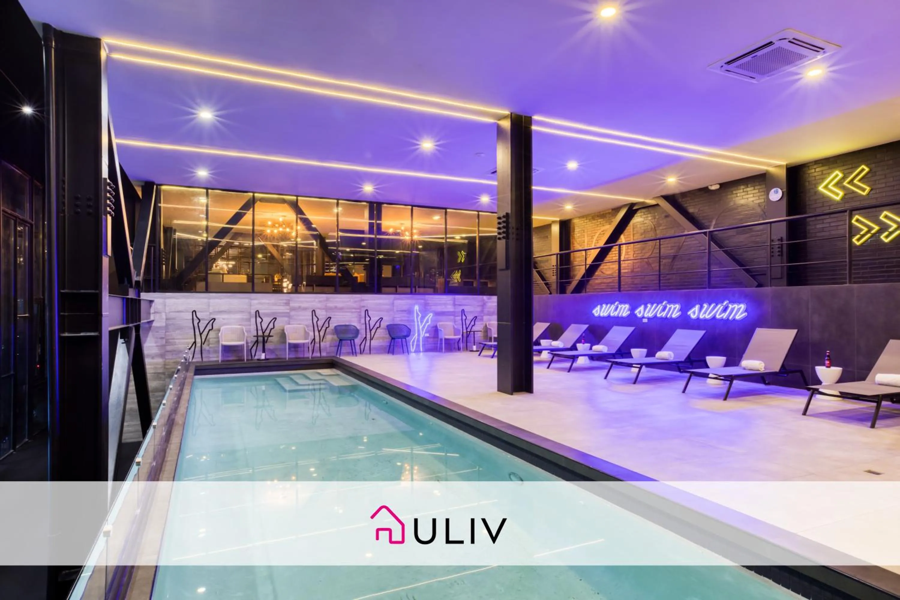 Swimming pool in Downtown Designer Apartments by ULIV