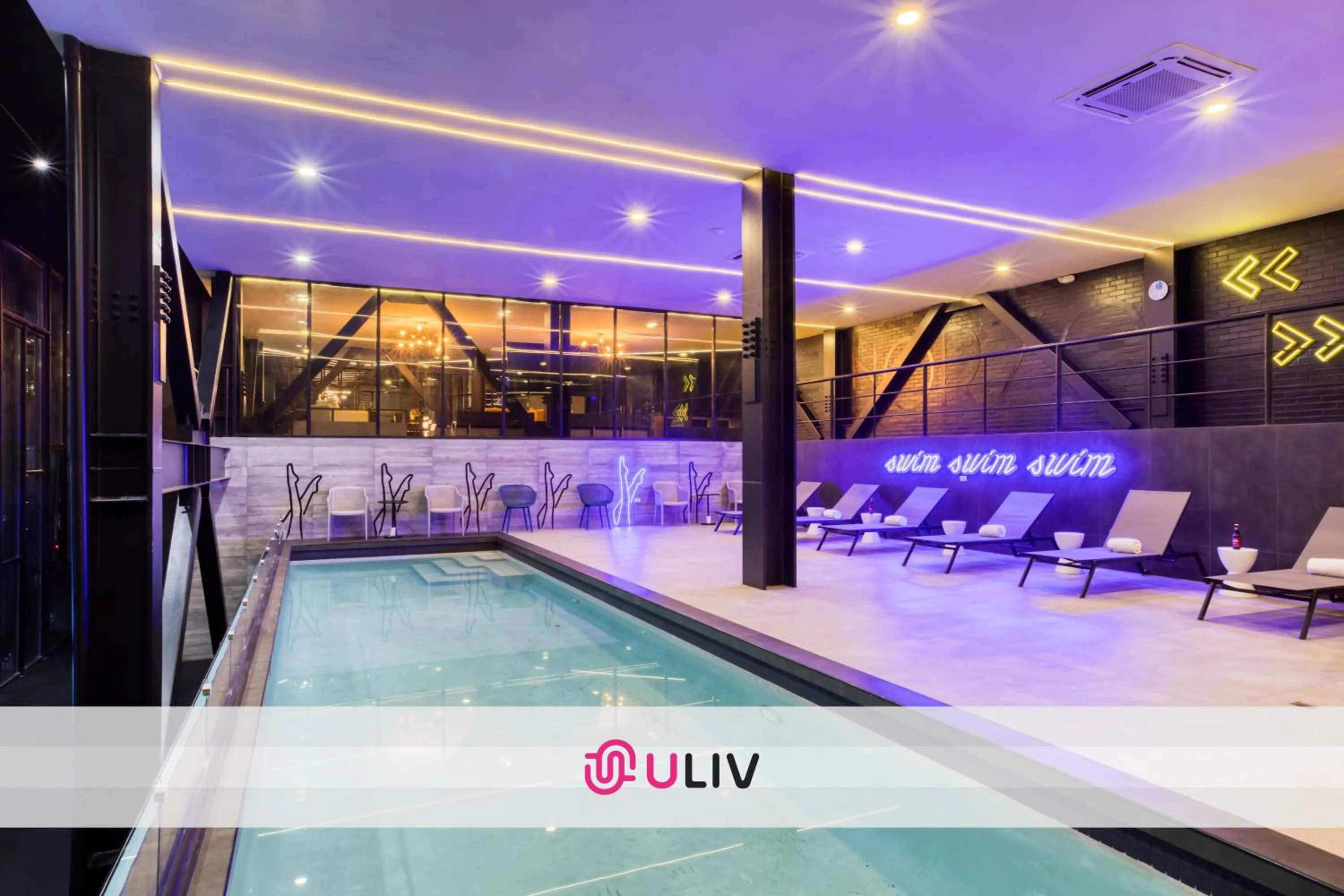 Swimming pool in Downtown Designer Apartments by ULIV