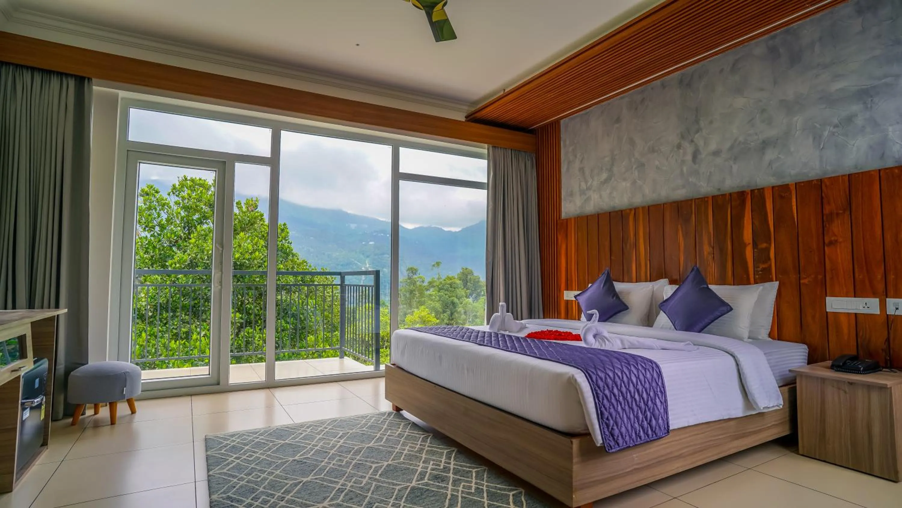 Bed in Winter Note Resorts