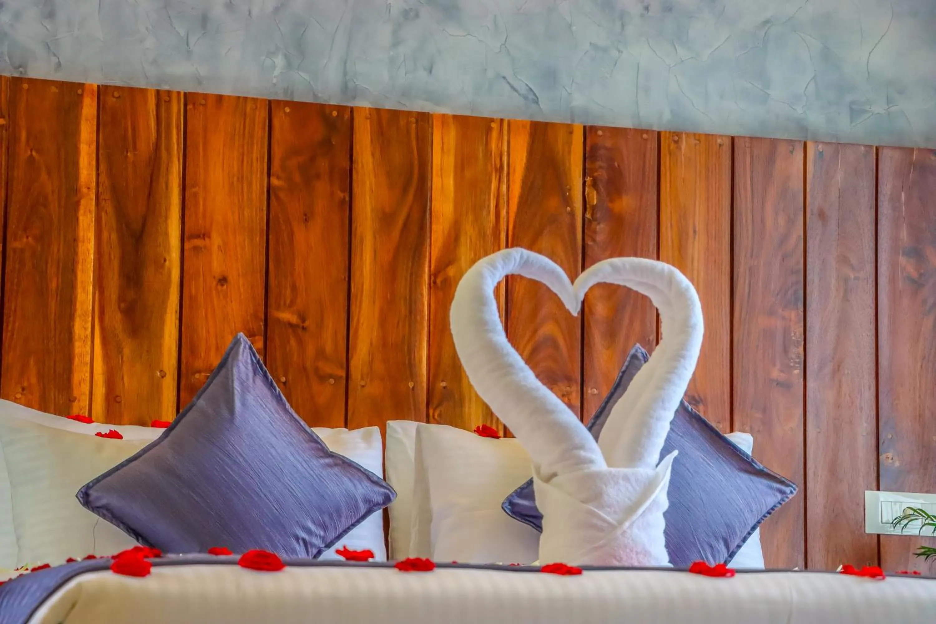 Bed in Winter Note Resorts