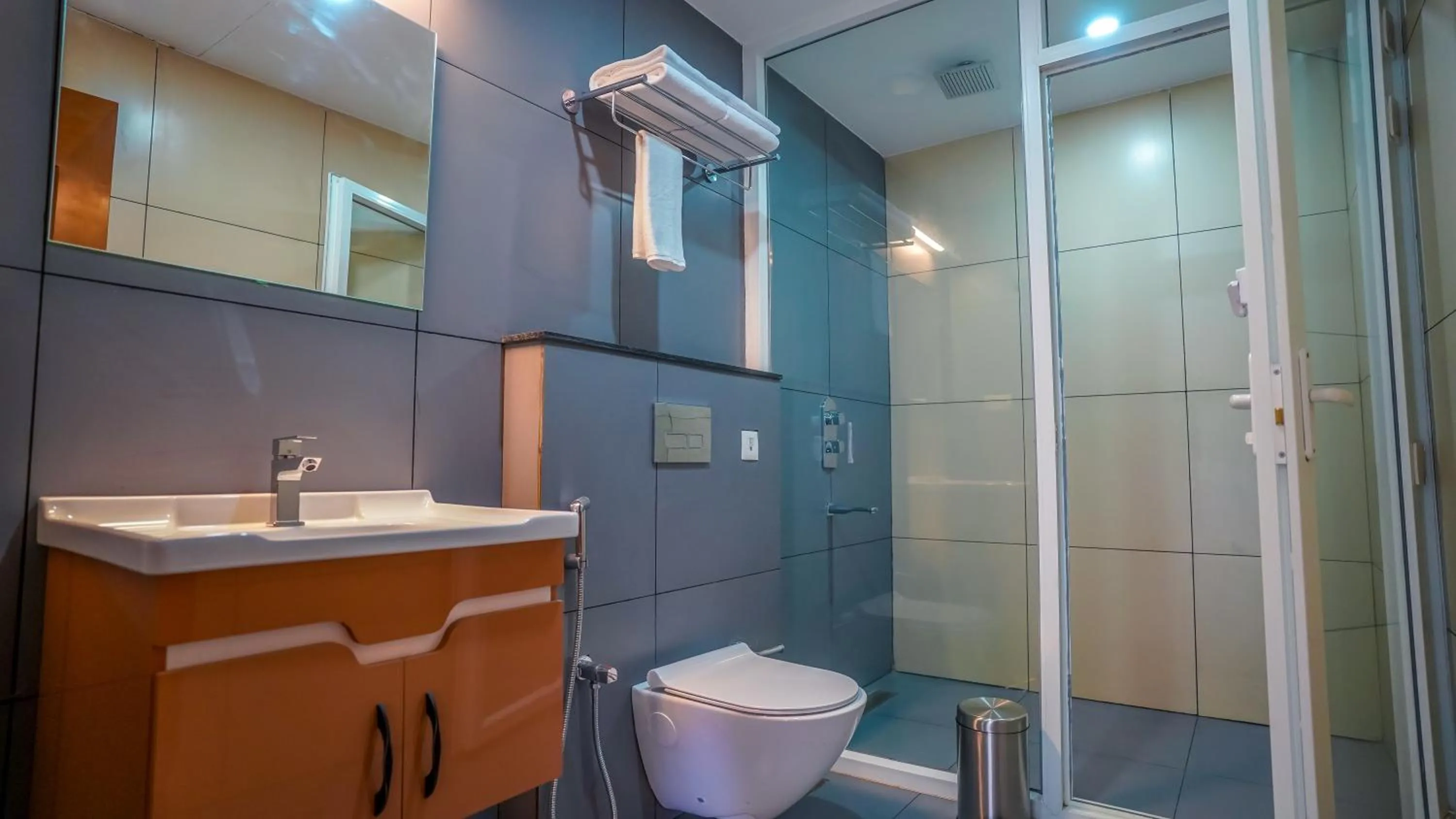 Shower in Winter Note Resorts