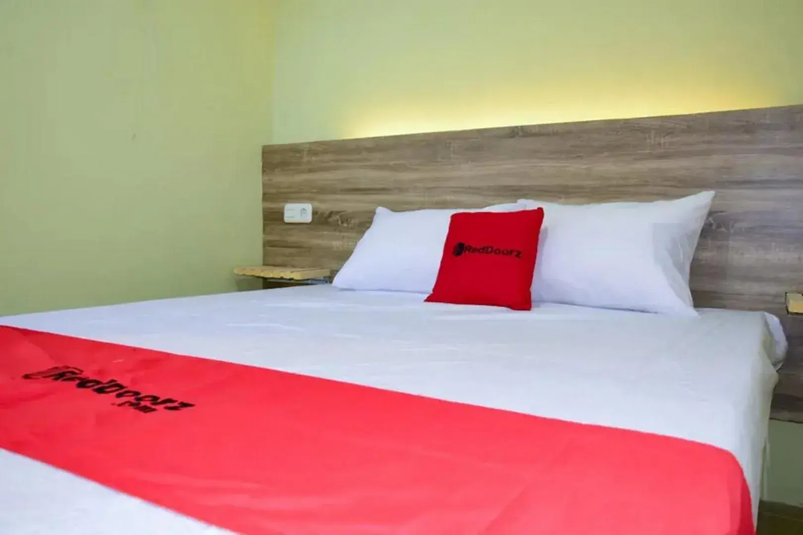 Bedroom, Bed in RedDoorz near Mangga Dua Square Bedroom, Bed in RedDoorz near Mangga Dua Square