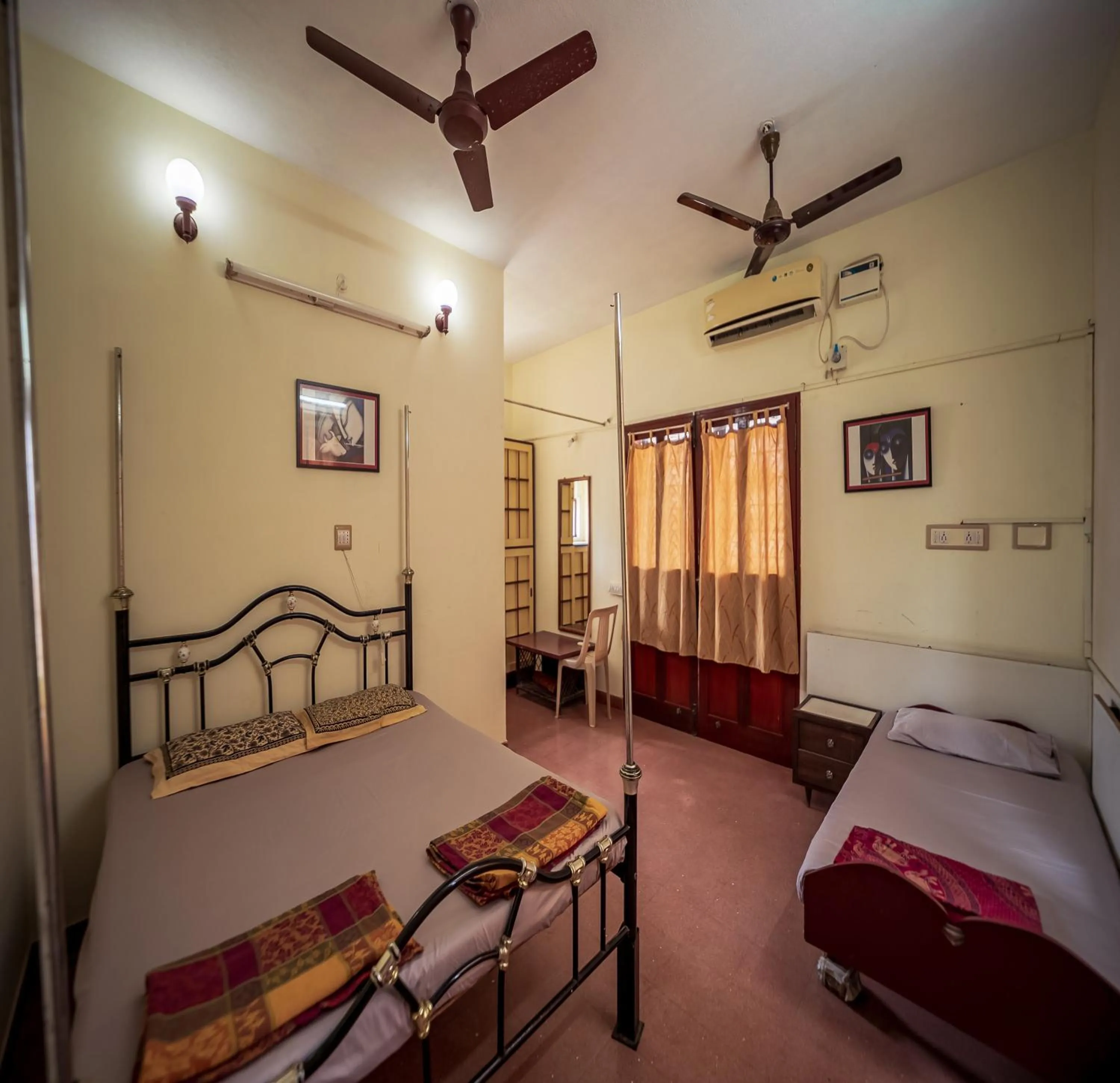 Photo of the whole room in Sacar Guest House