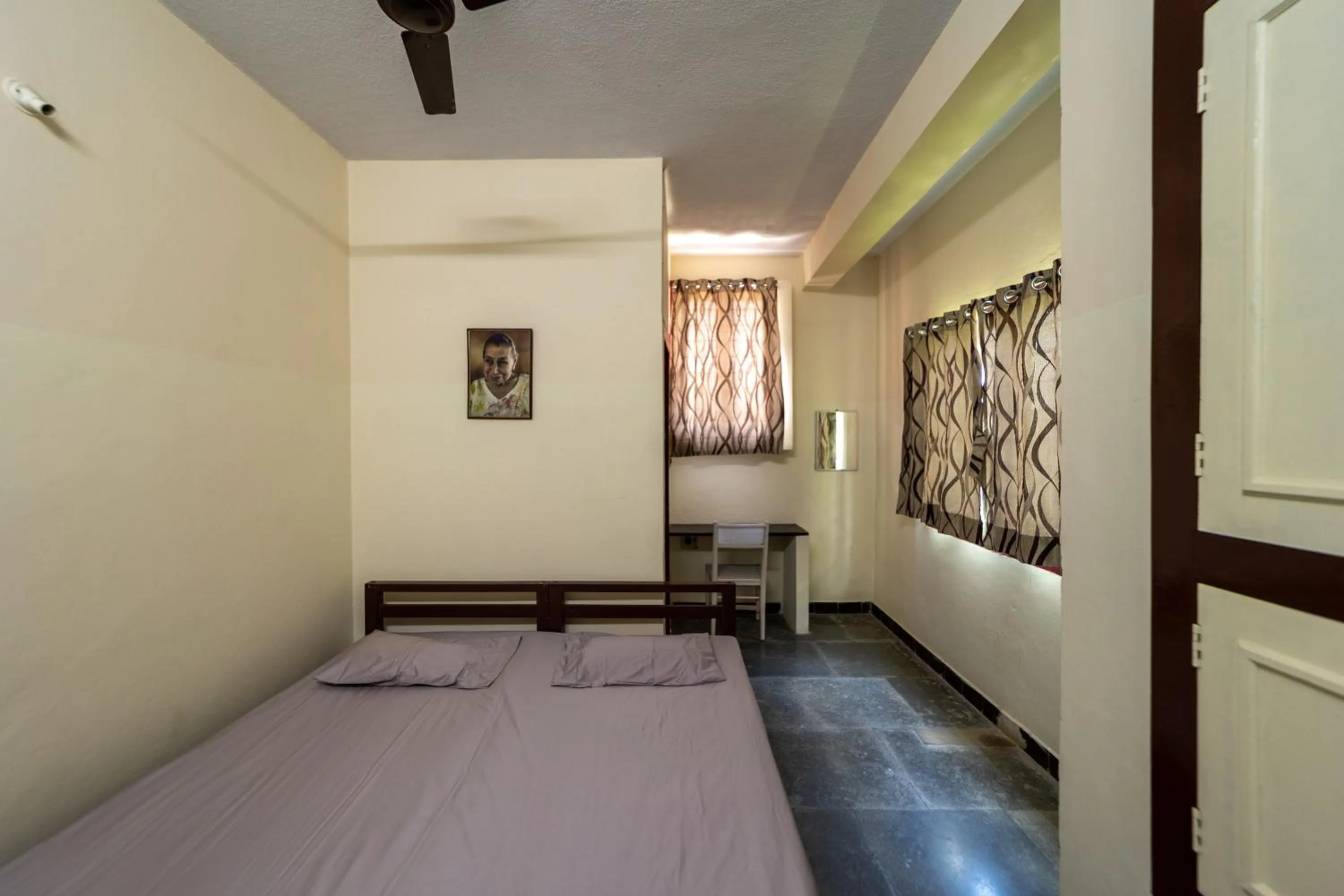 Photo of the whole room in Sacar Guest House