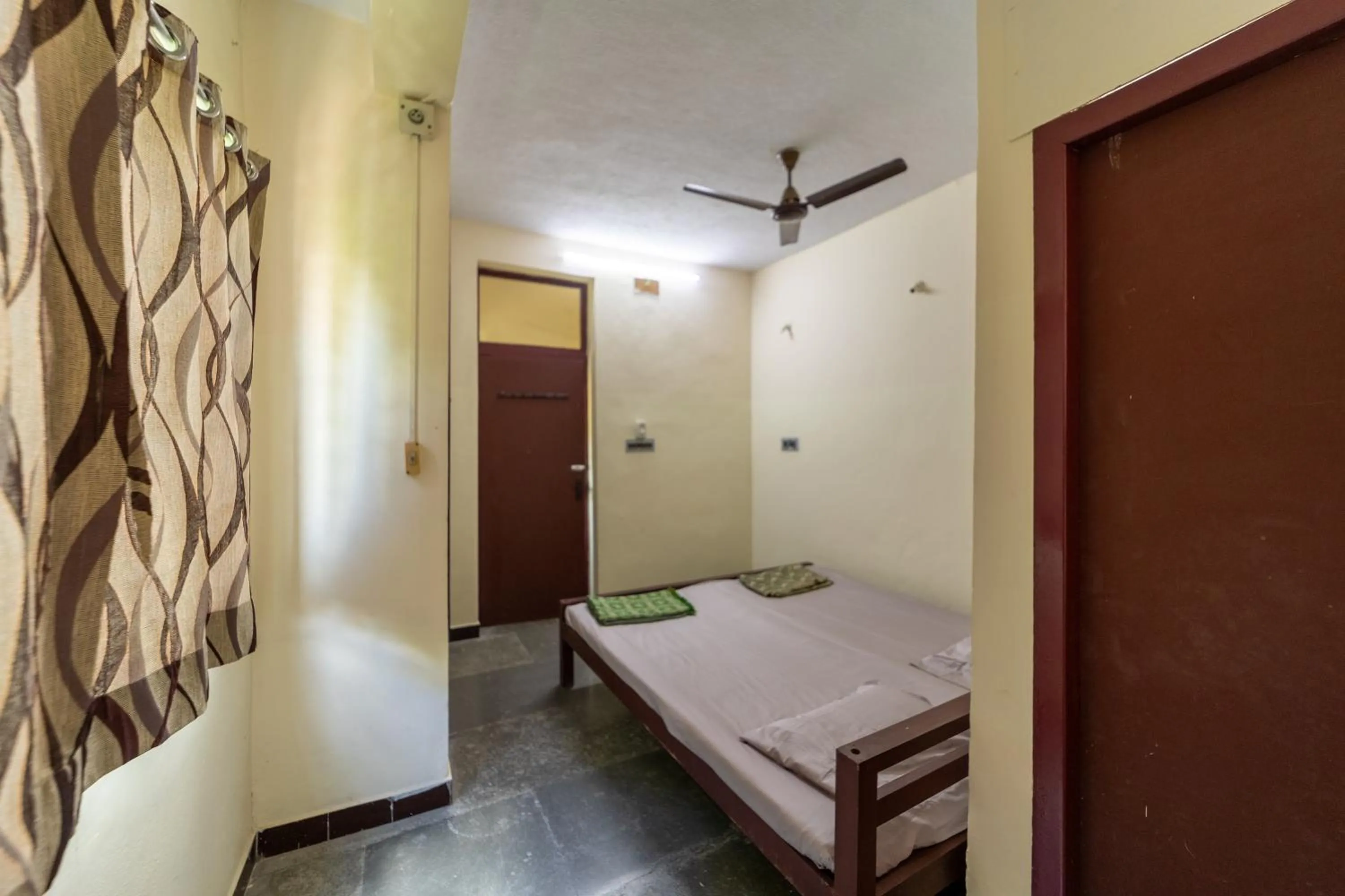 Photo of the whole room in Sacar Guest House