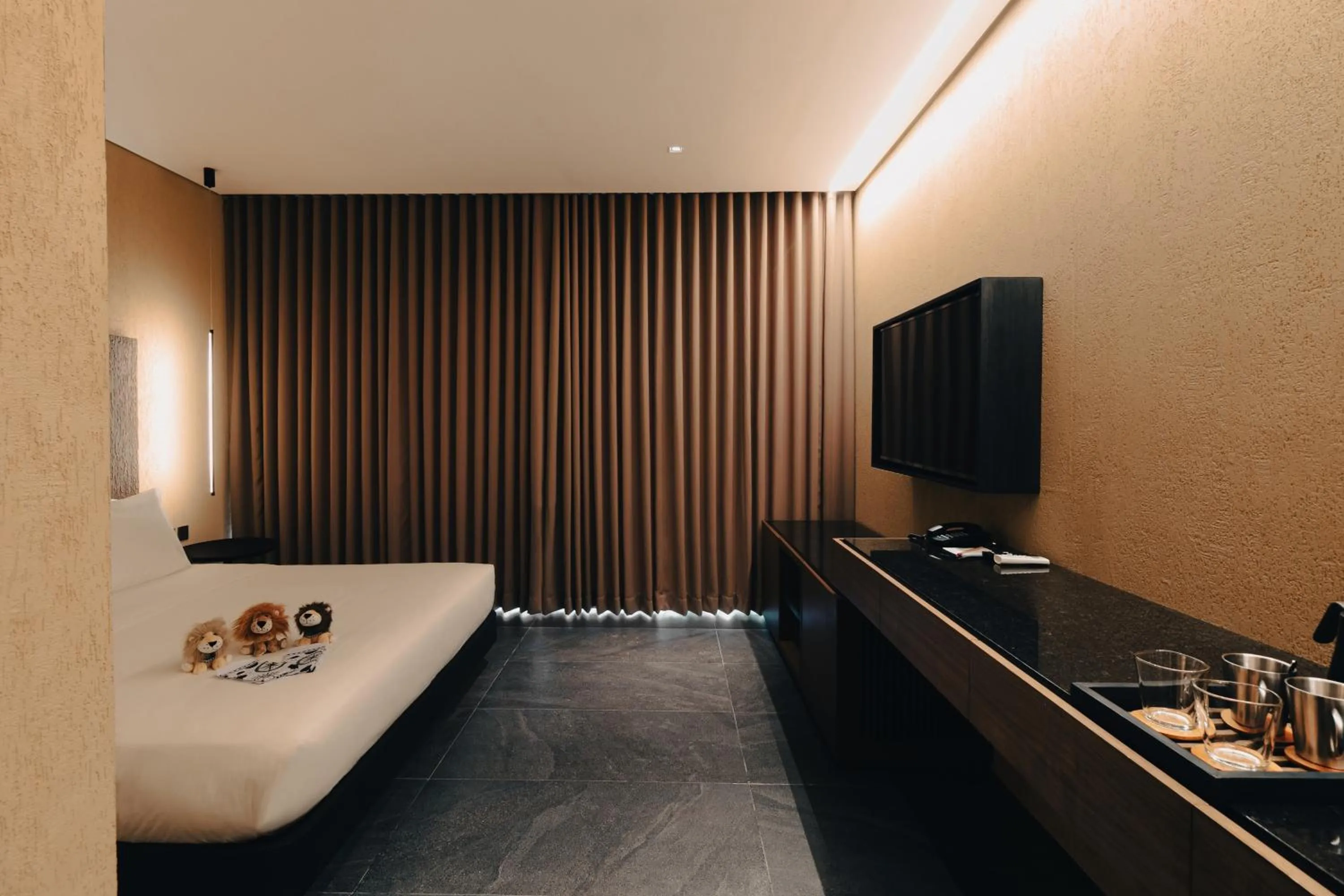 The Funny Lion - Puerto Princesa