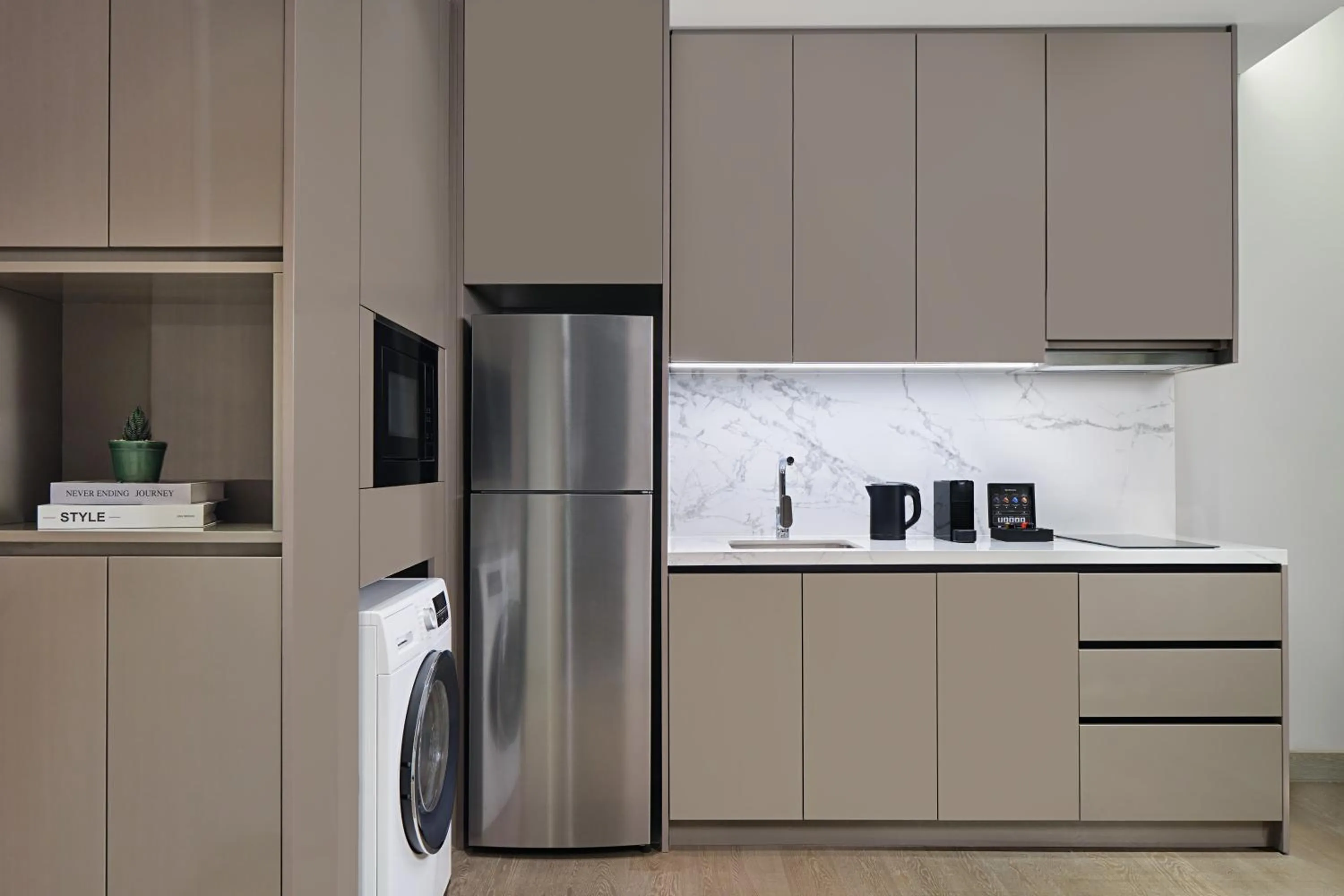 Coffee/tea facilities in PARKROYAL Serviced Suites Jakarta