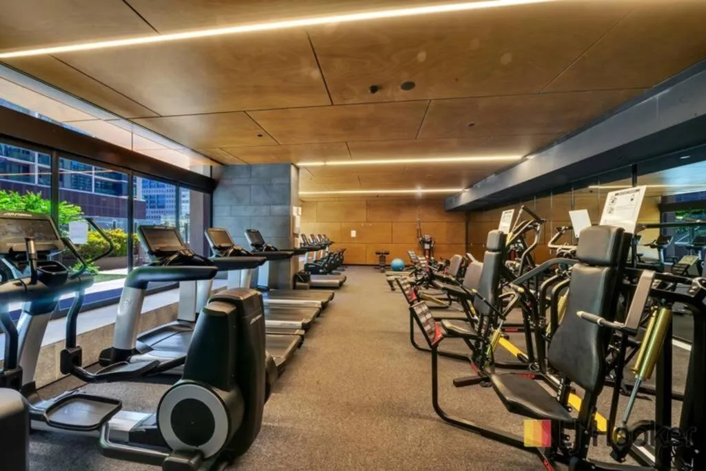 Great location 2B2B Free Parking