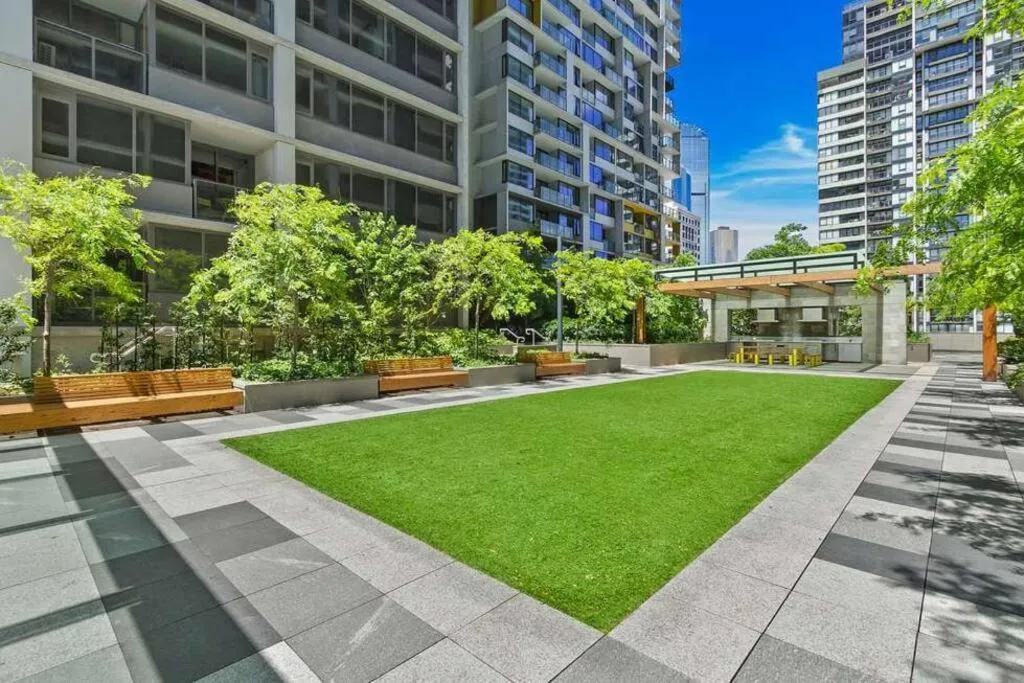 Great location 2B2B Free Parking