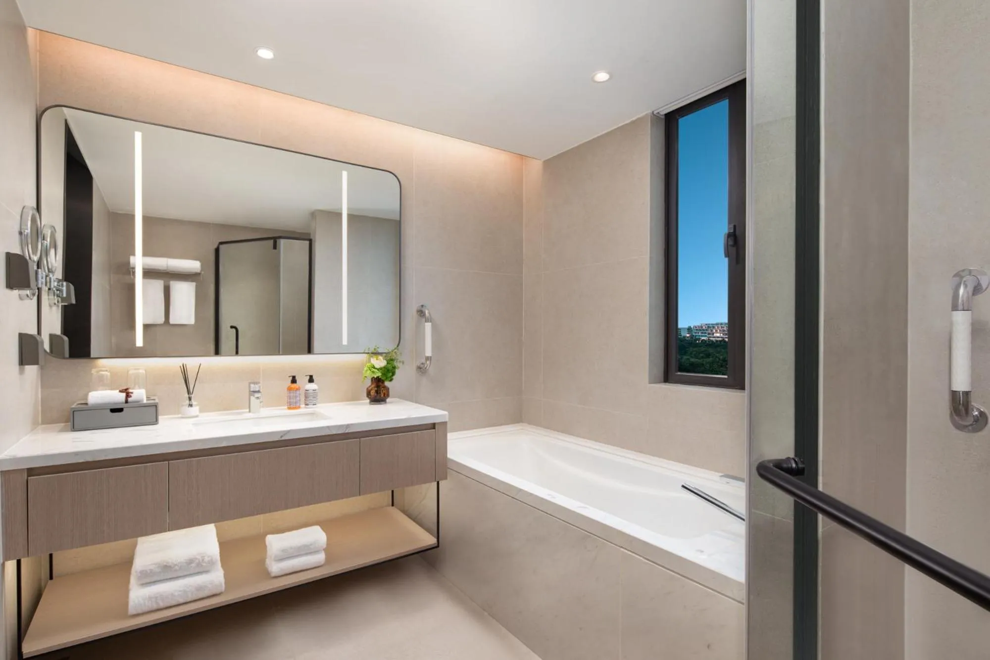 Bath in Citadines Hope City Boao