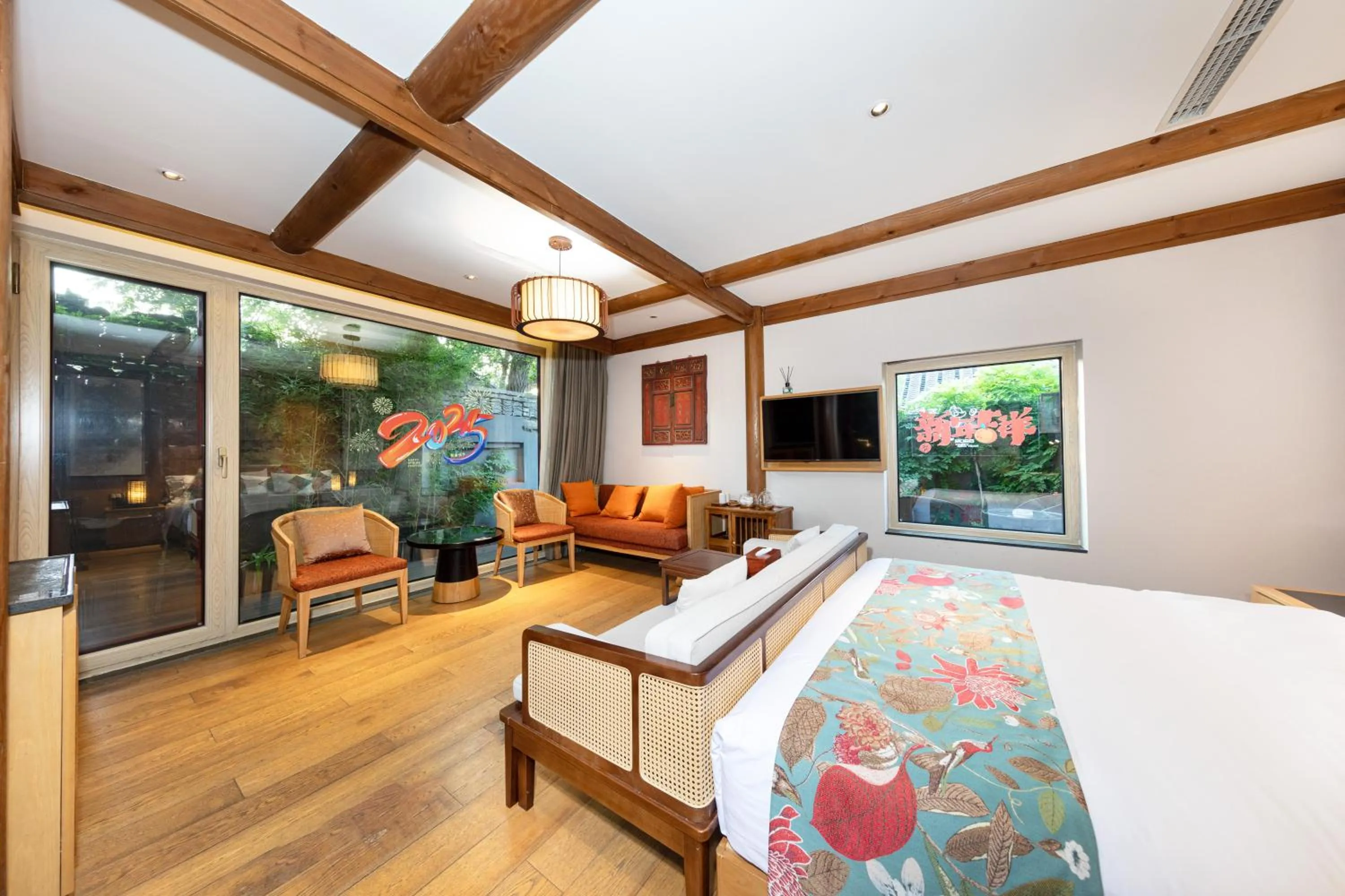 Bed in The JOY courtyard Beijing near Tiananmen Forbidden City