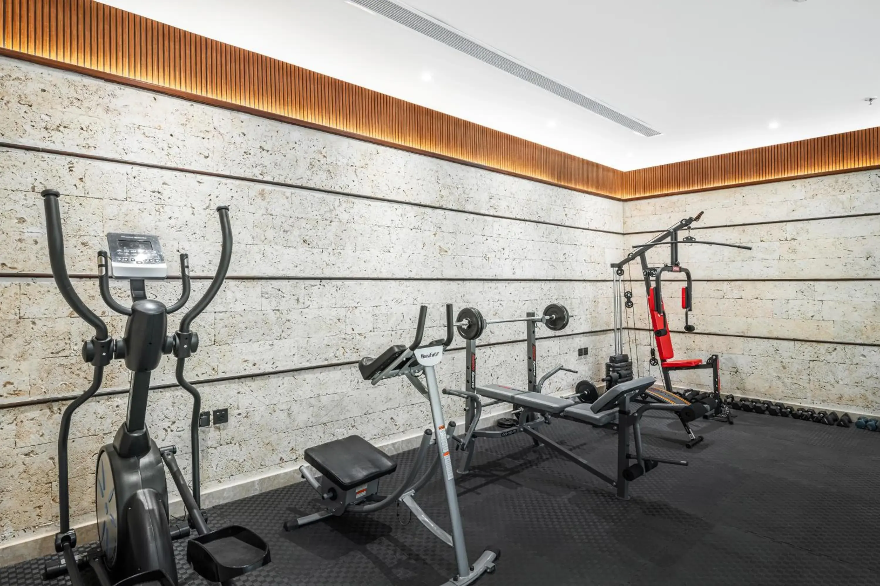 Fitness centre/facilities in Elaf Qinwan Hotel Fitness centre/facilities in Elaf Qinwan Hotel