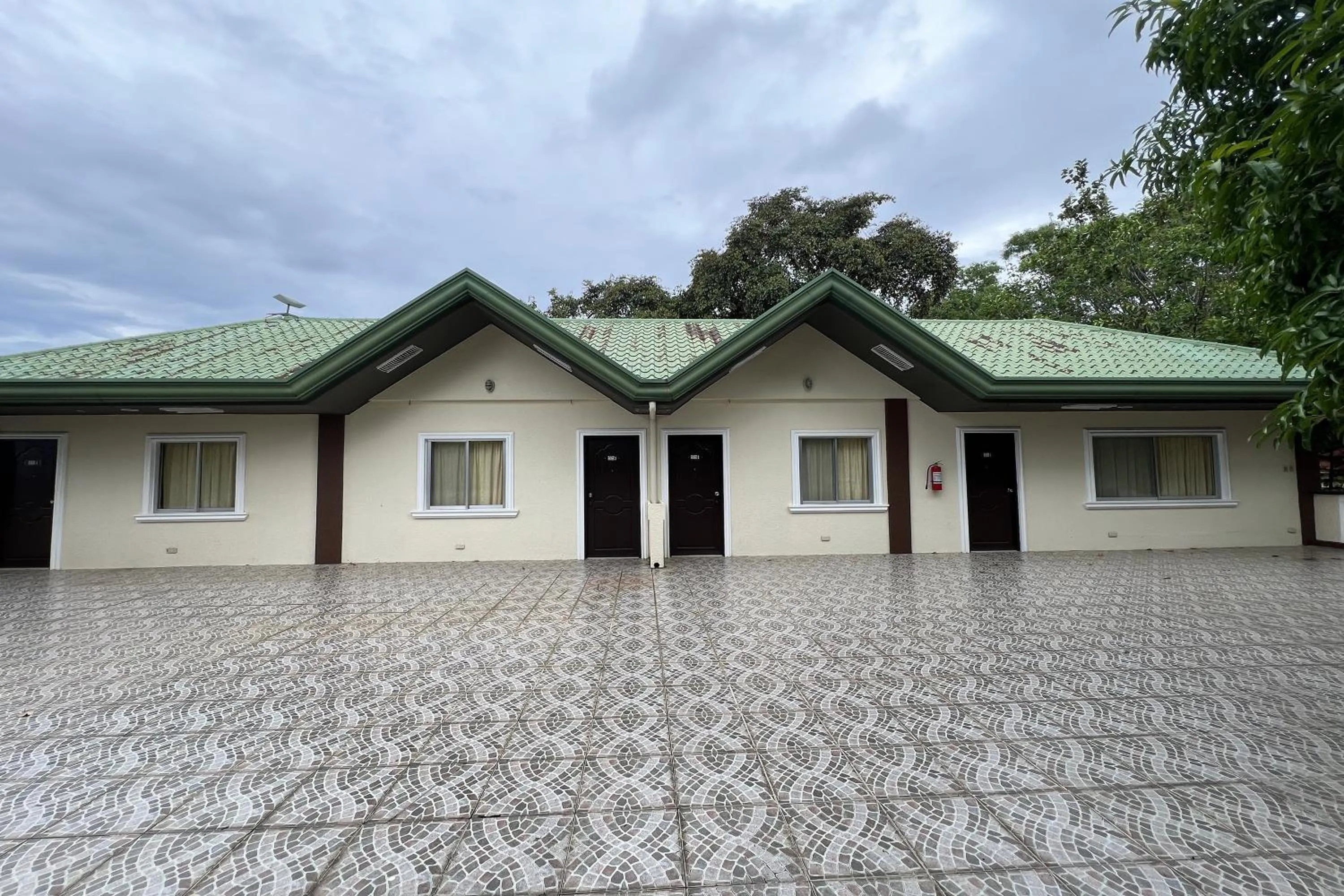 Property building in Vista Venice Resort