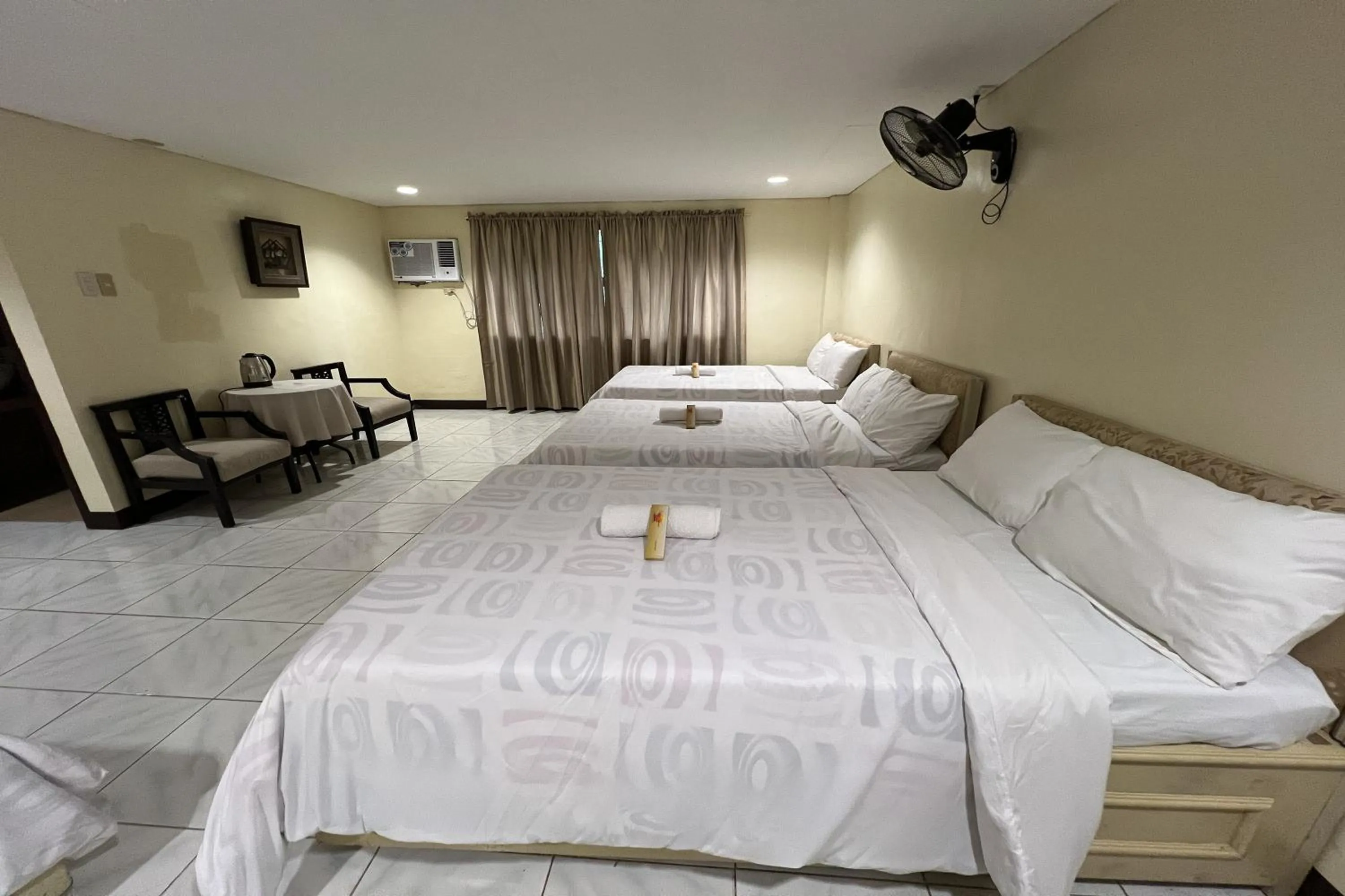 Photo of the whole room, Bed in Vista Venice Resort