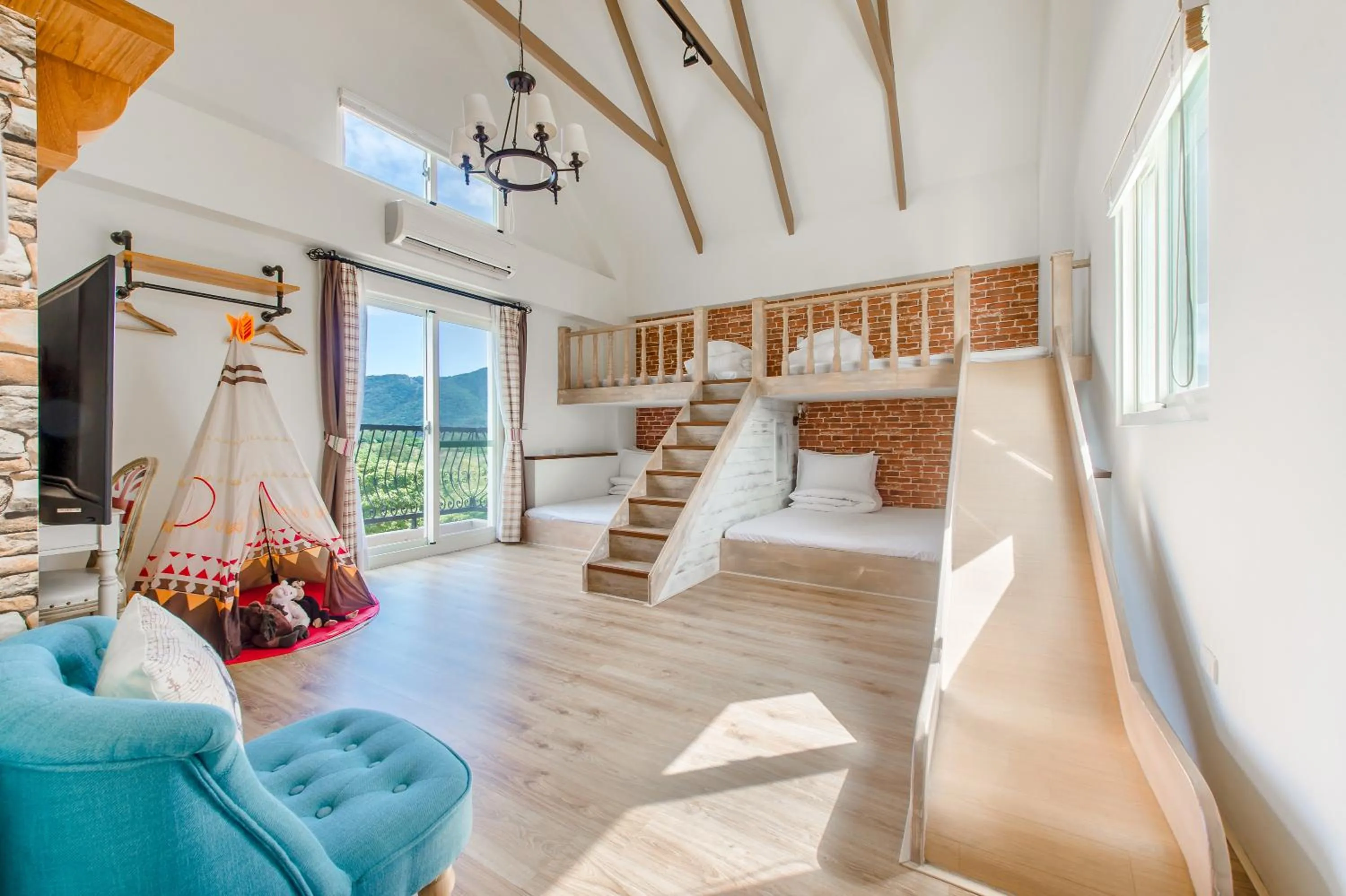 Bed in Wilderness1138 Hualien B&B