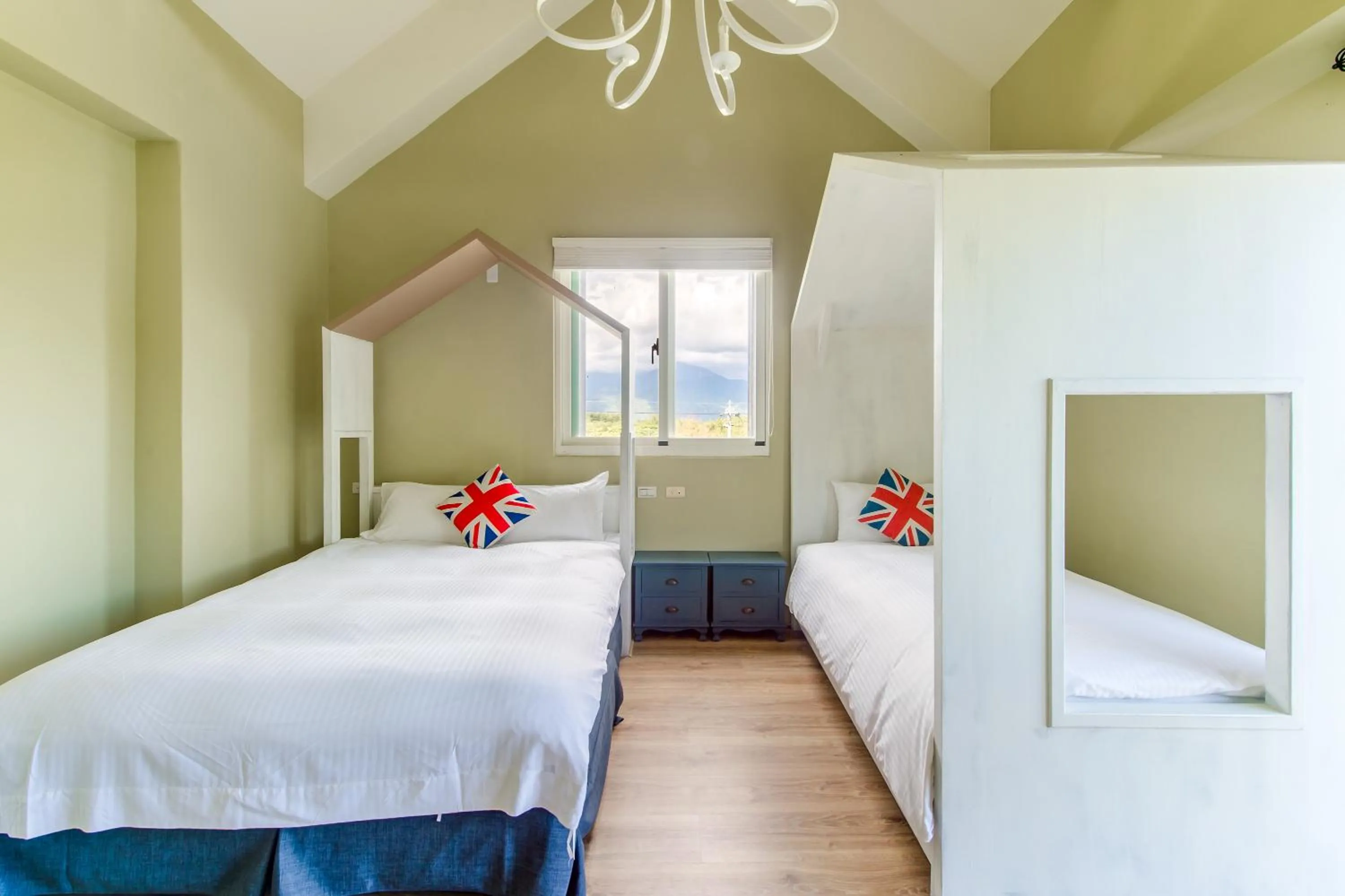 Bed in Wilderness1138 Hualien B&B