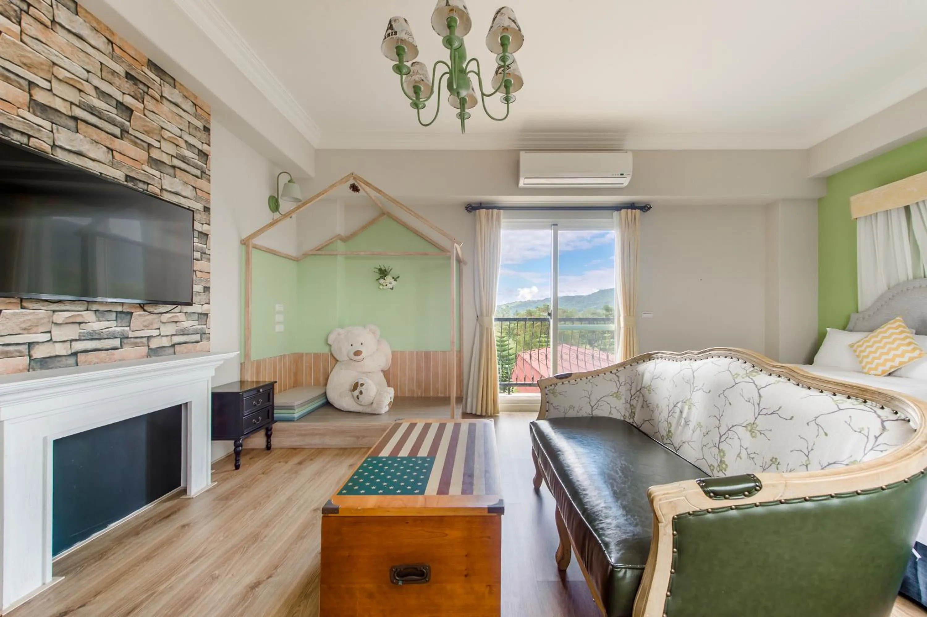 TV and multimedia, Bed in Wilderness1138 Hualien B&B