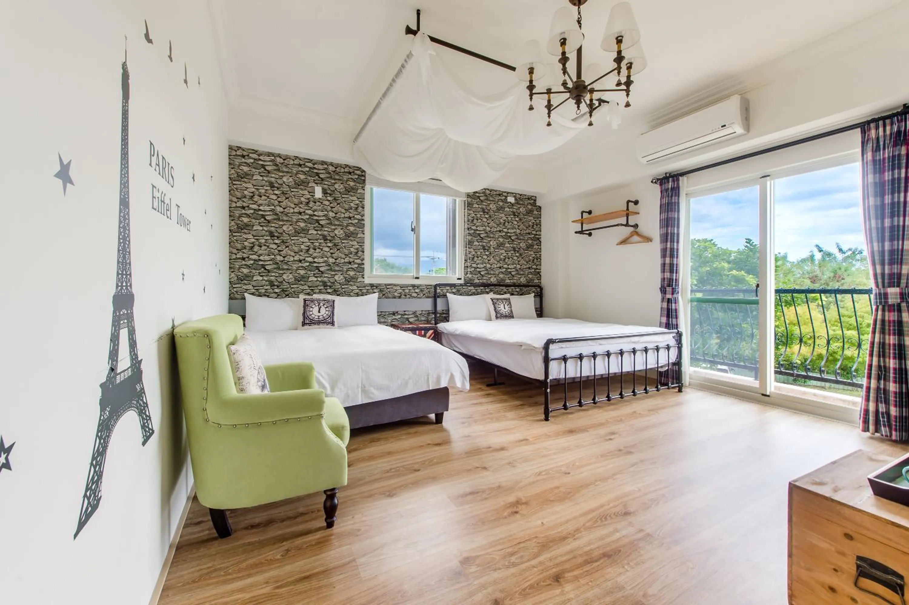 Bed in Wilderness1138 Hualien B&B