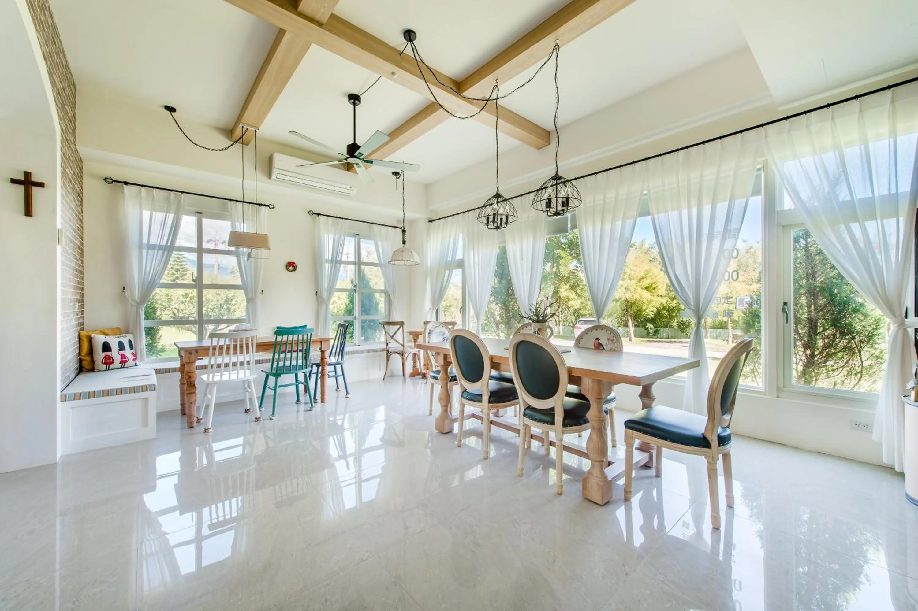 Dining area in Wilderness1138 Hualien B&B