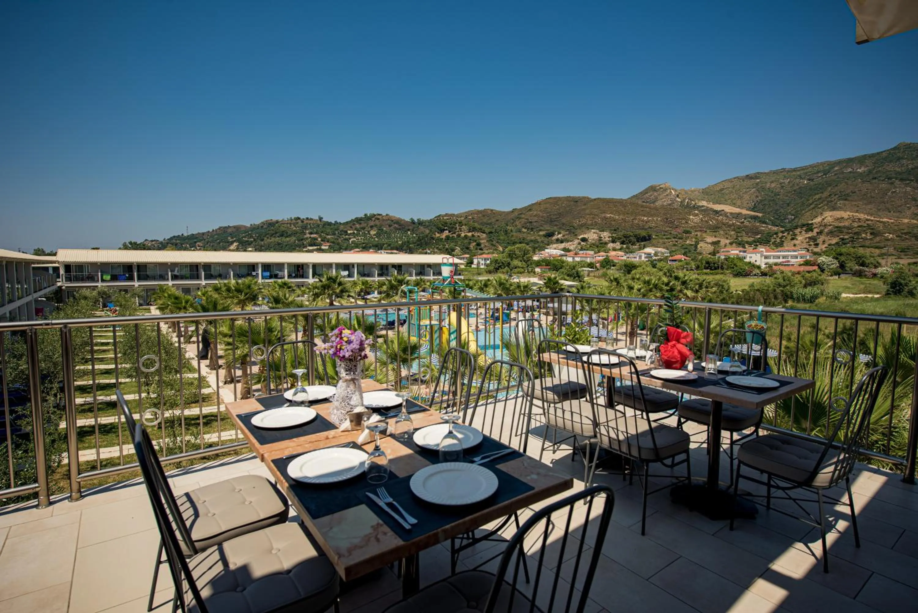 Restaurant/places to eat in Caretta Island